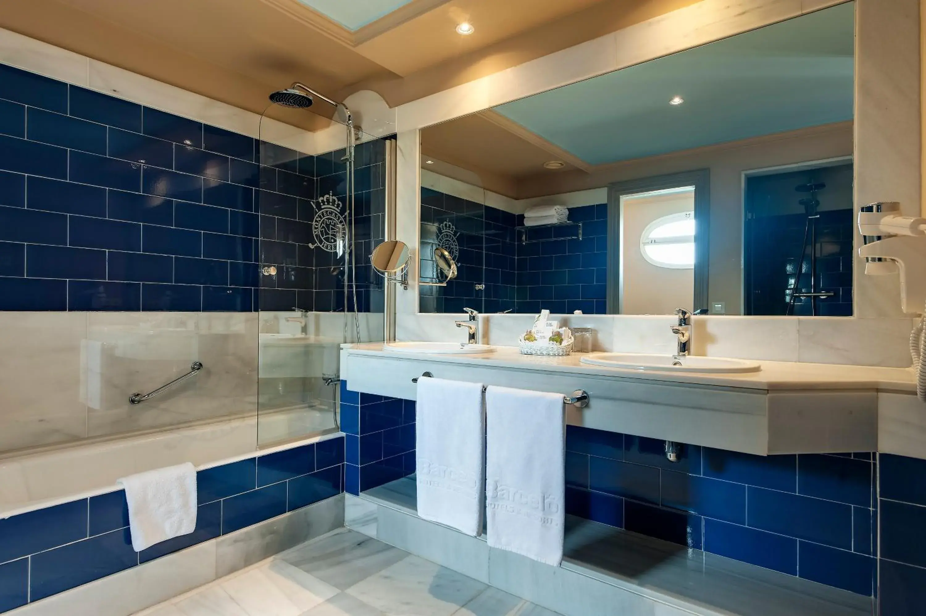 Superior Double Room with Extra Bed (2 Adults + 1 Child) in Barceló Montecastillo Golf Superior Double Room with Extra Bed (2 Adults + 1 Child) in Barceló Montecastillo Golf