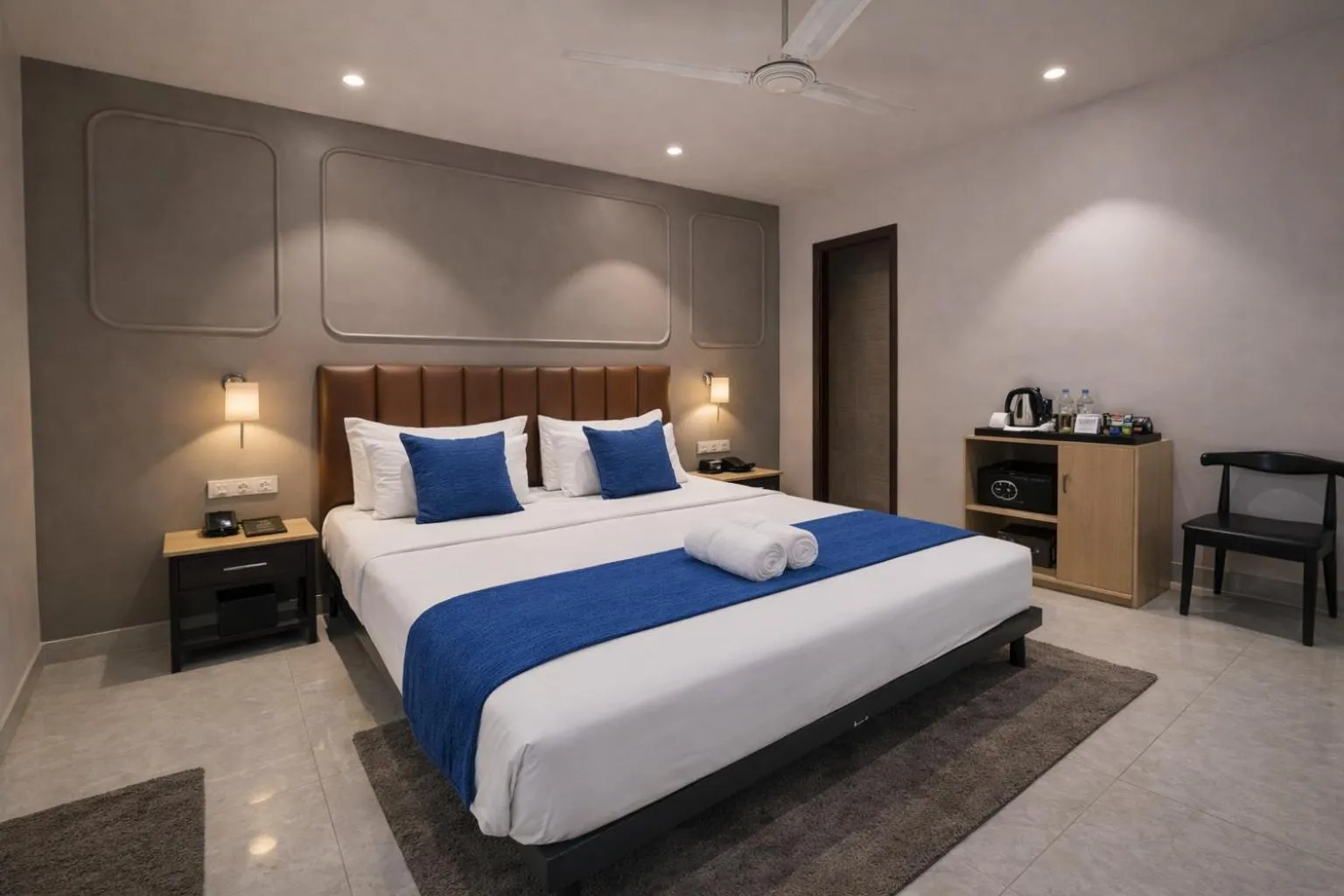Bed in Qotel Comfort Golden Saffron Punjabi Bagh New Delhi
