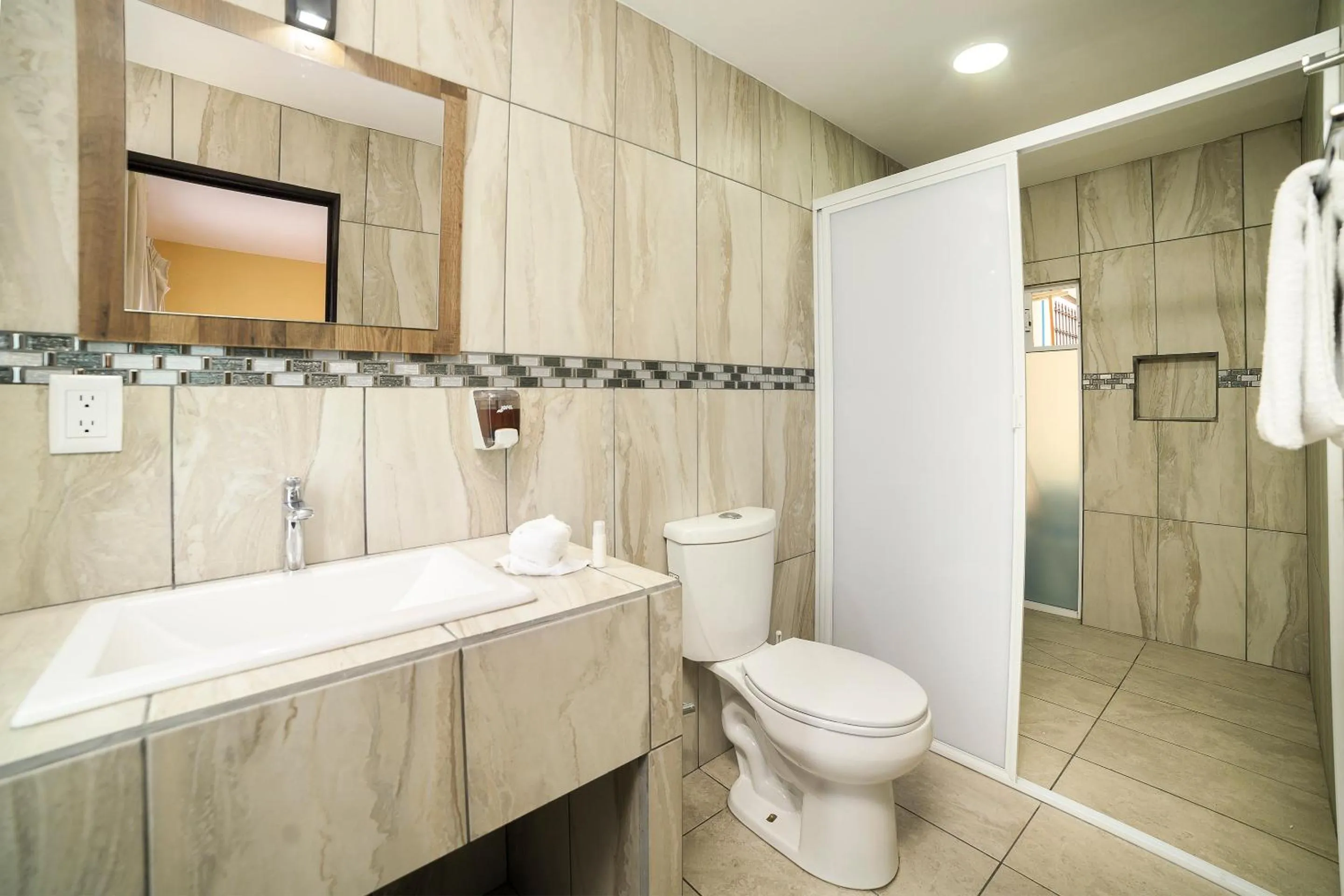 Bathroom in Capital O Hotel Boutique Las Torres