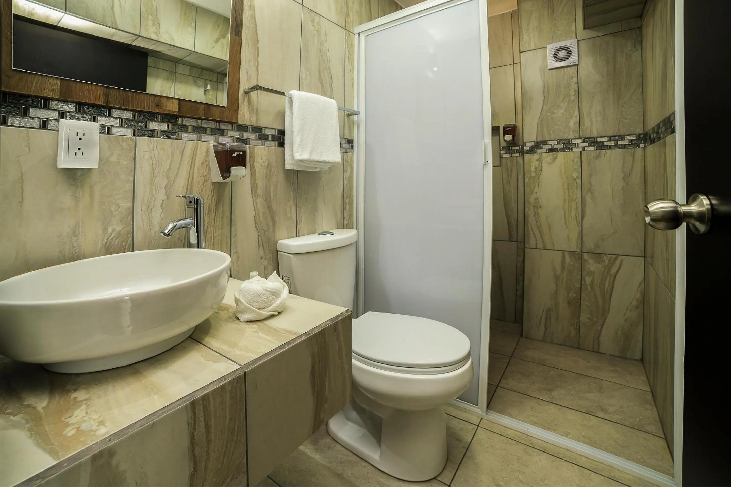 Bathroom in Capital O Hotel Boutique Las Torres