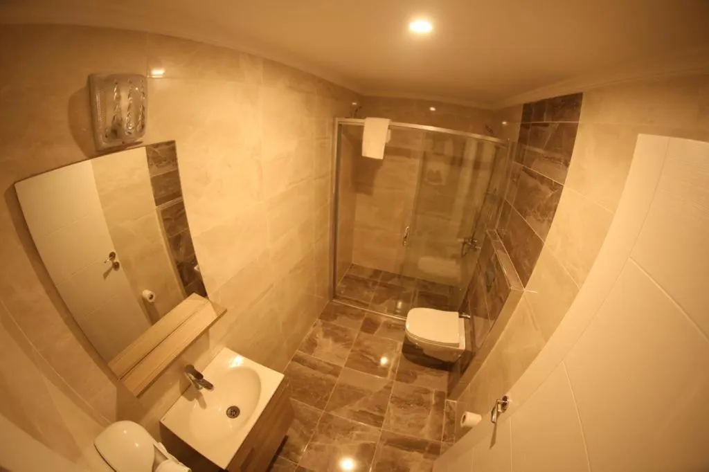 Shower in Yücemek Apart