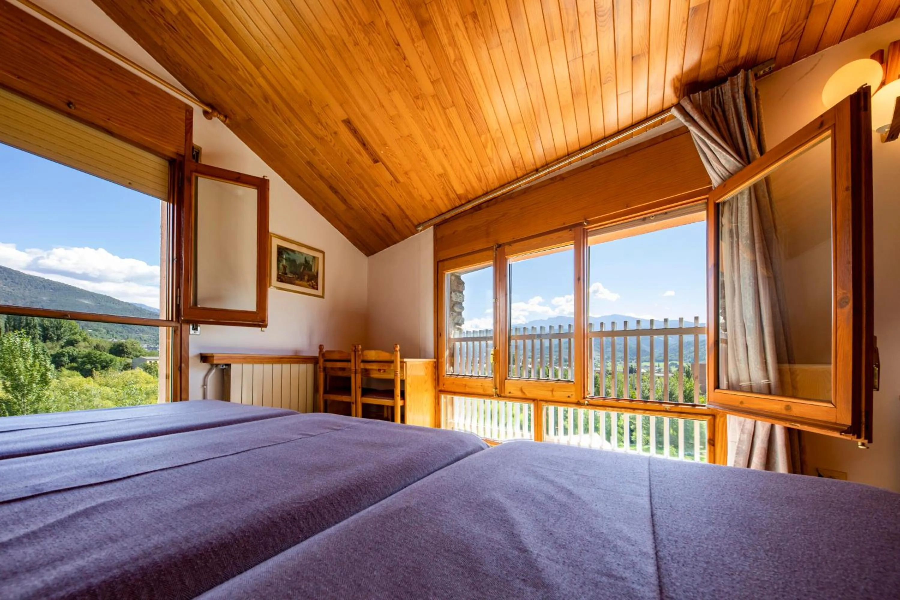 Photo of the whole room, Bed in Hotel Restaurante La Glorieta