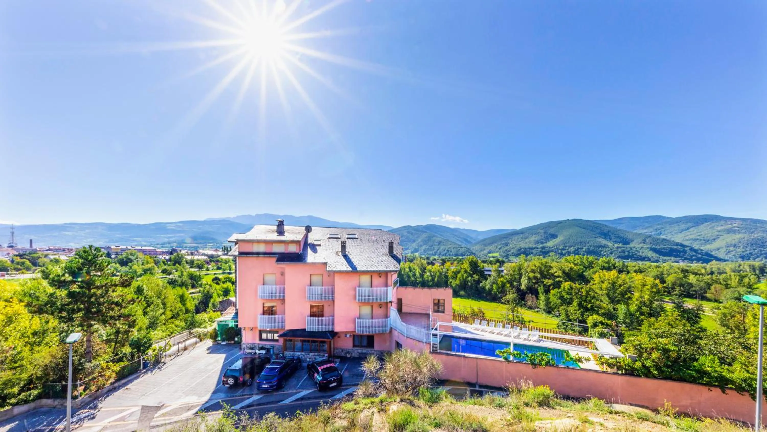 Property building in Hotel Restaurante La Glorieta