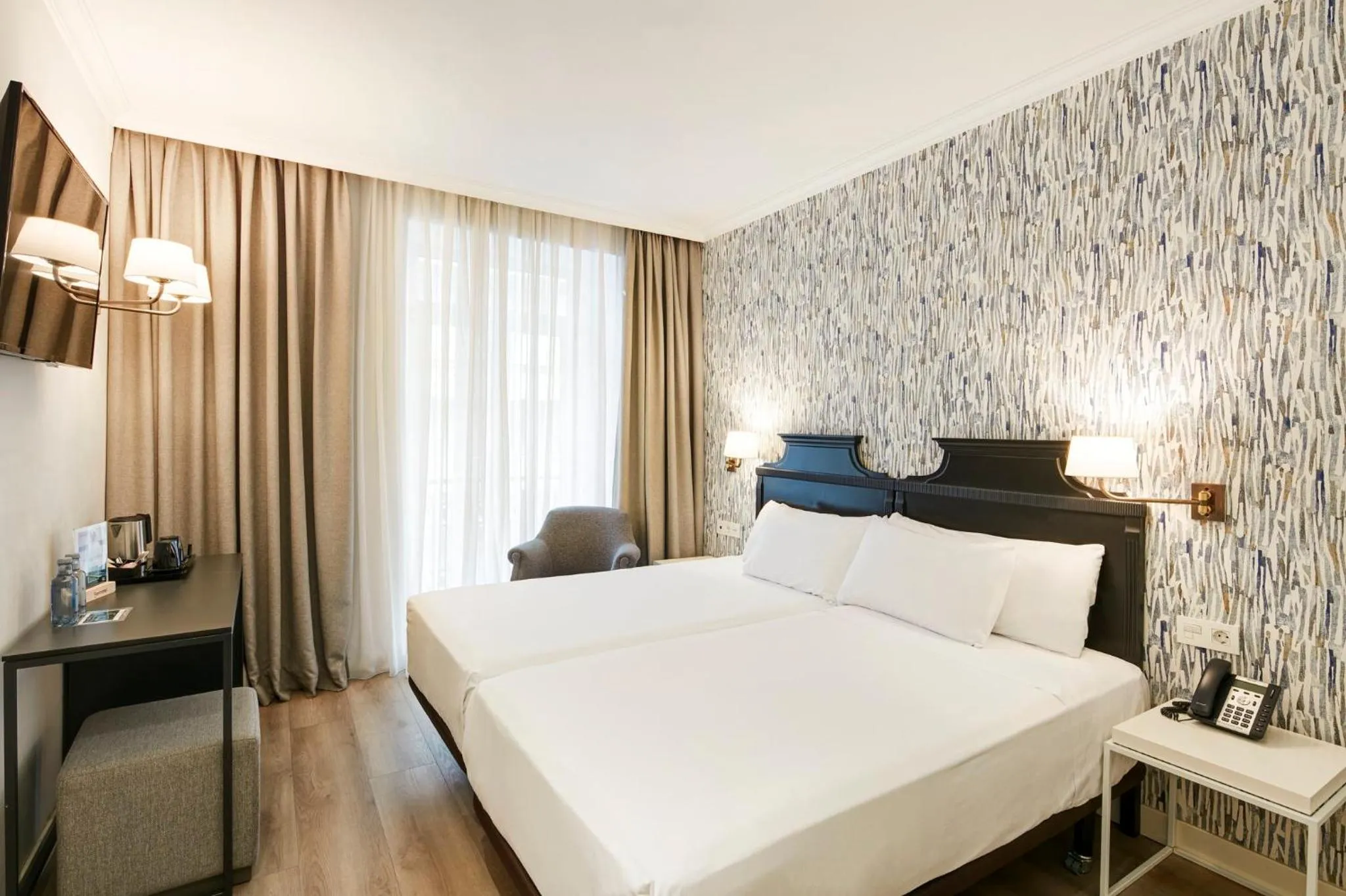 Photo of the whole room, Bed in Sercotel Hotel Europa