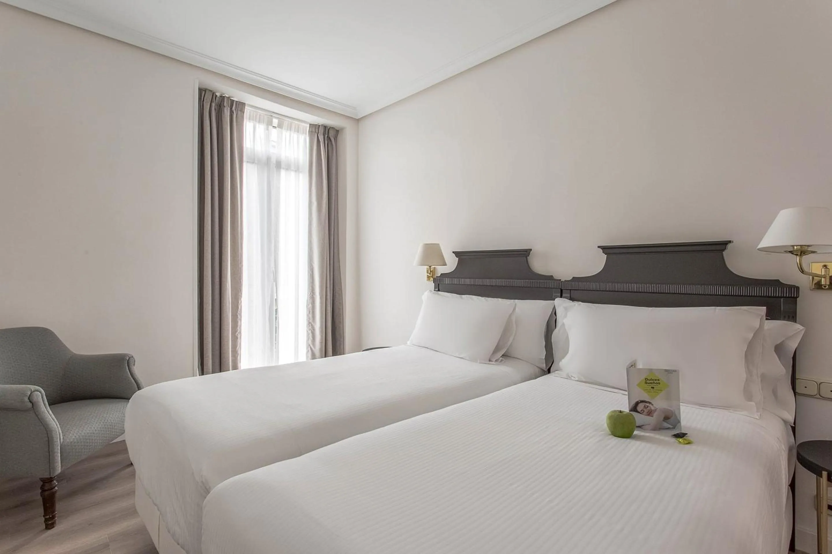 Bedroom, Bed in Sercotel Hotel Europa