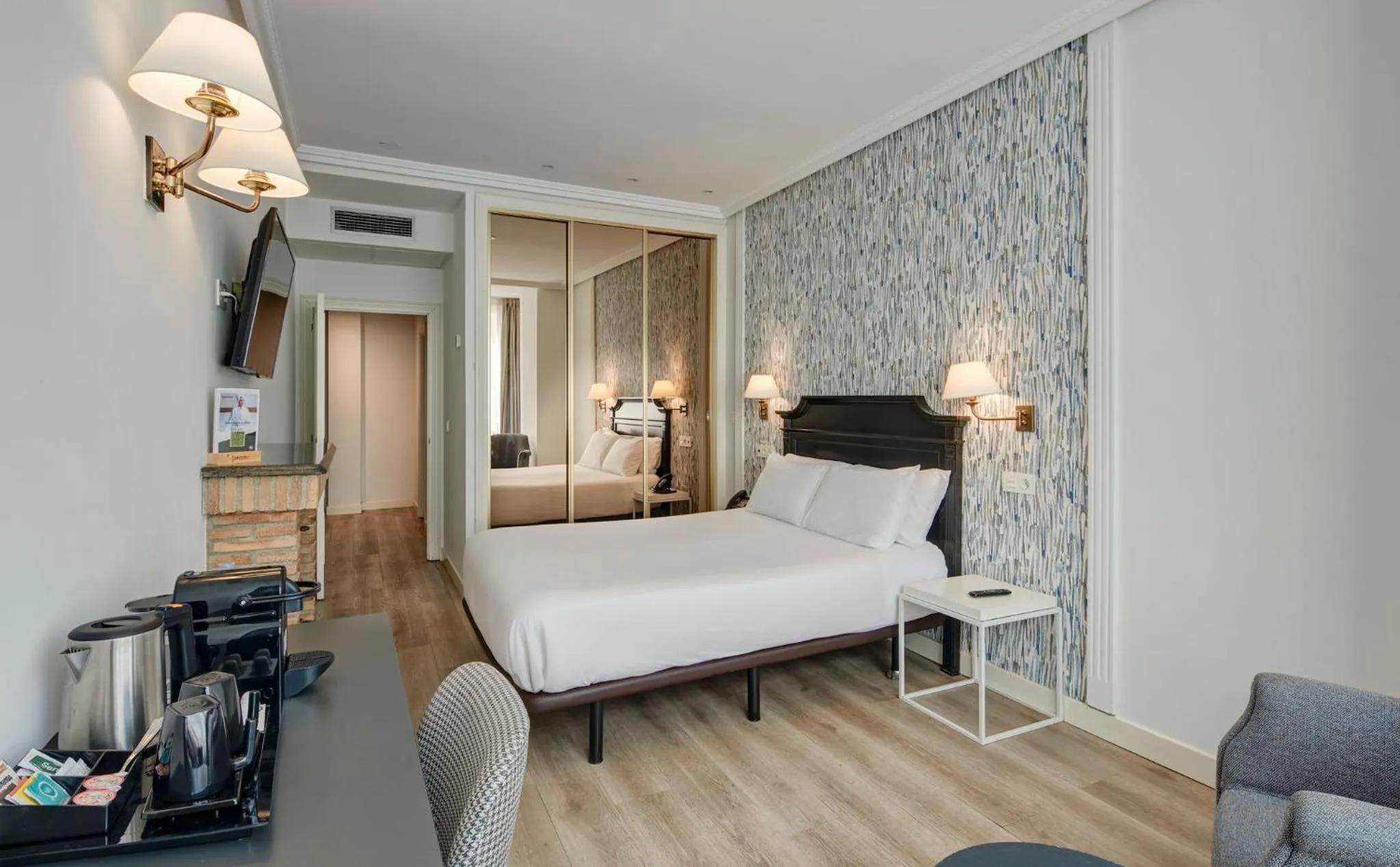 Photo of the whole room, Bed in Sercotel Hotel Europa