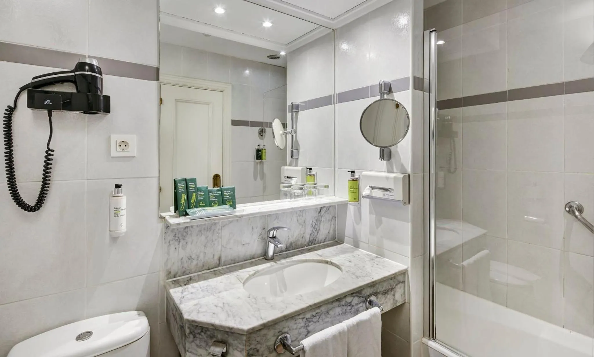 Photo of the whole room in Sercotel Hotel Europa