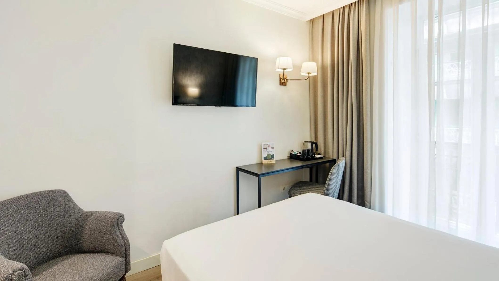 Photo of the whole room, Bed in Sercotel Hotel Europa