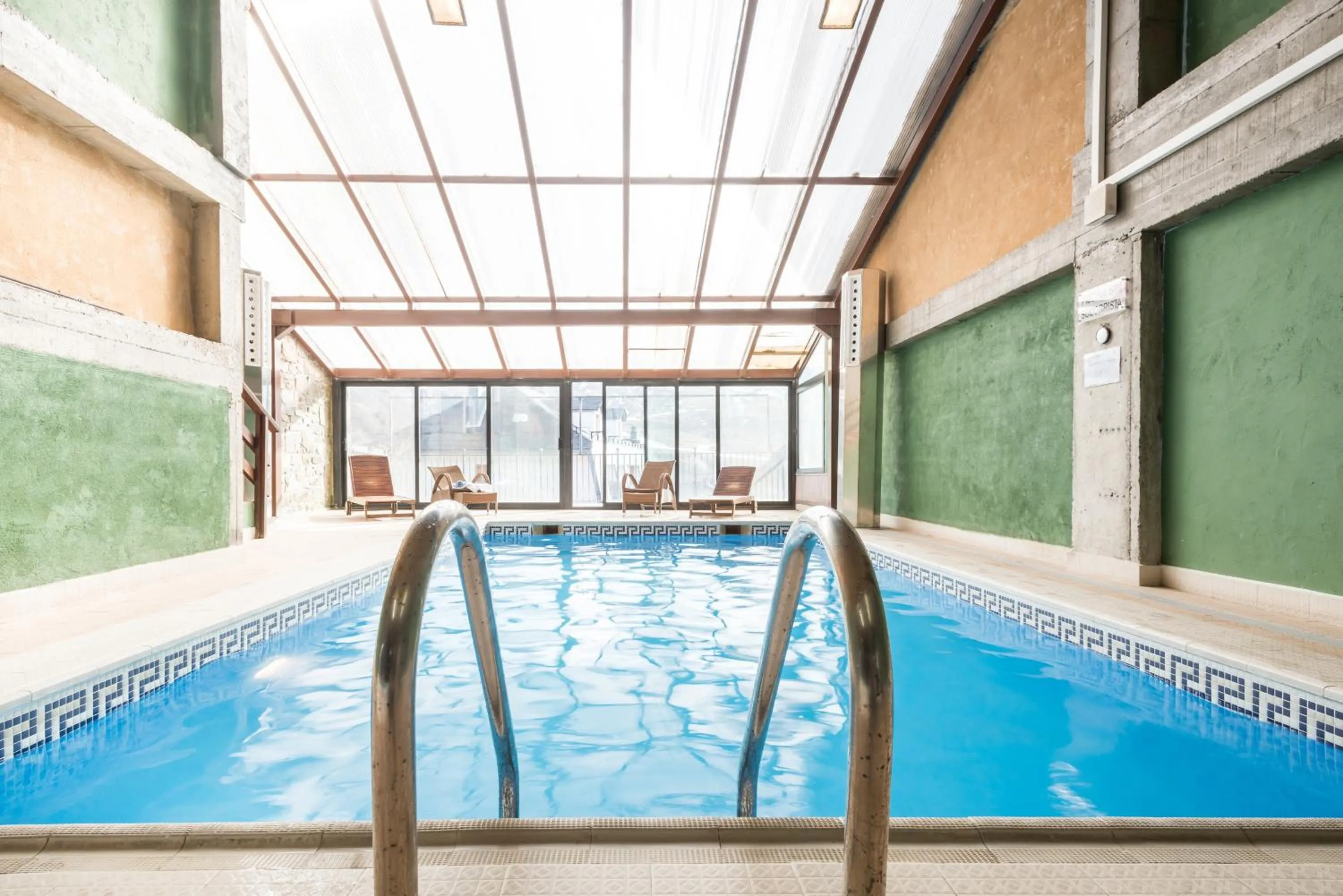 Spa and wellness centre/facilities in SNÖ Villa de Sallent 4