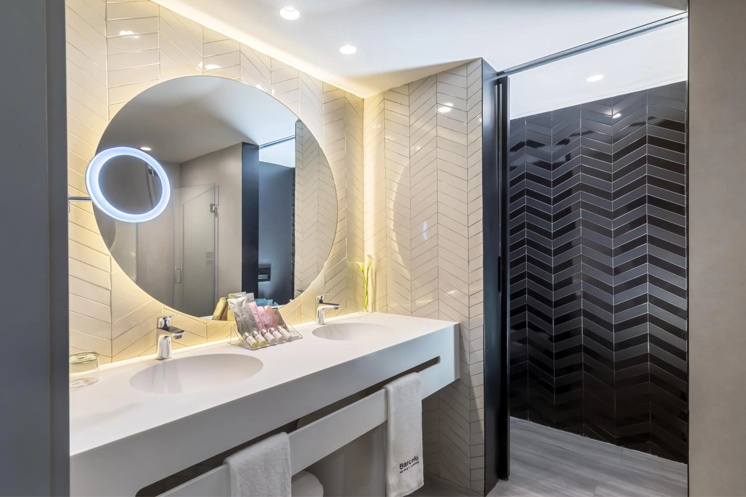 Toilet in Barceló Sevilla Renacimiento