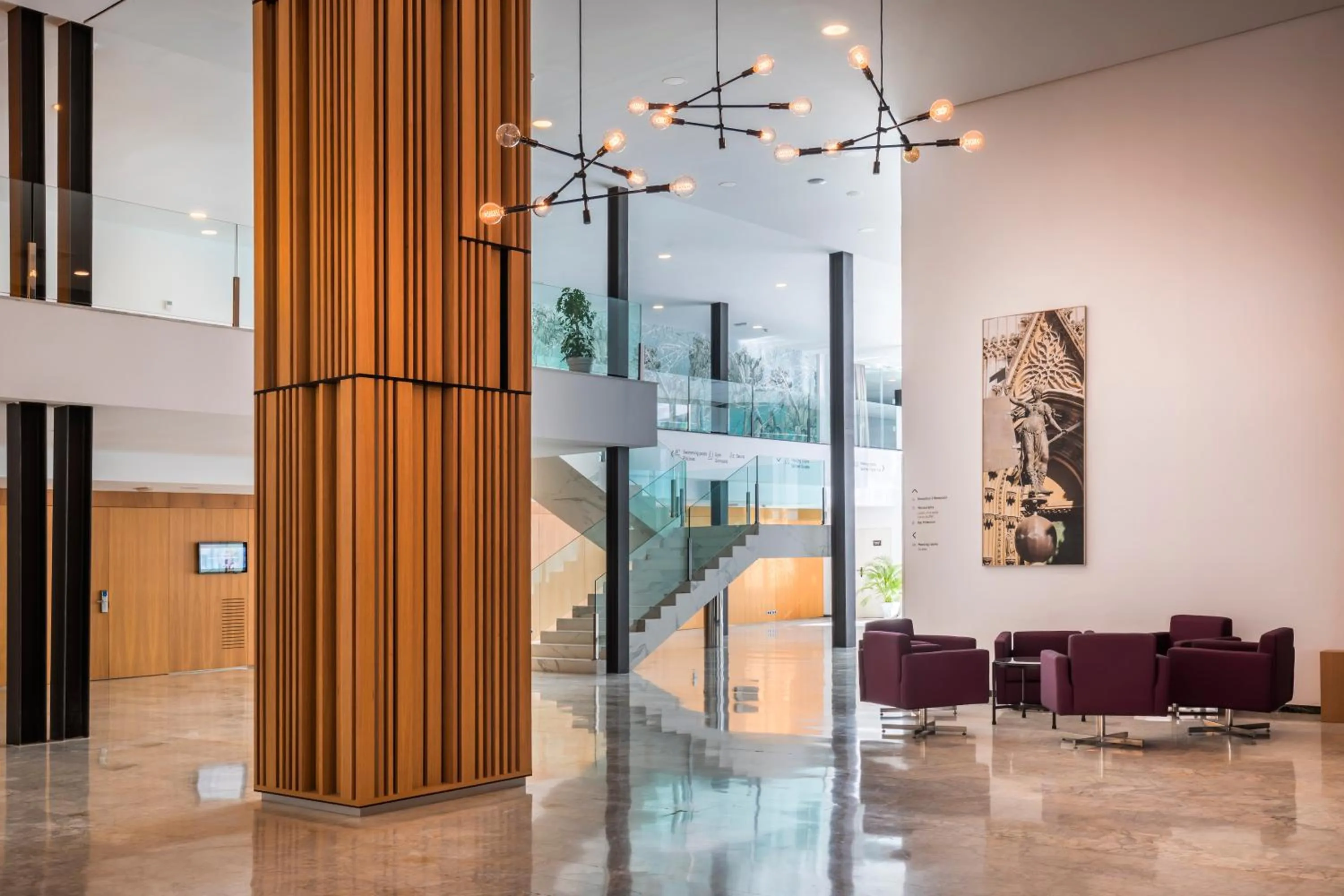 Communal lounge/ TV room in Barceló Sevilla Renacimiento