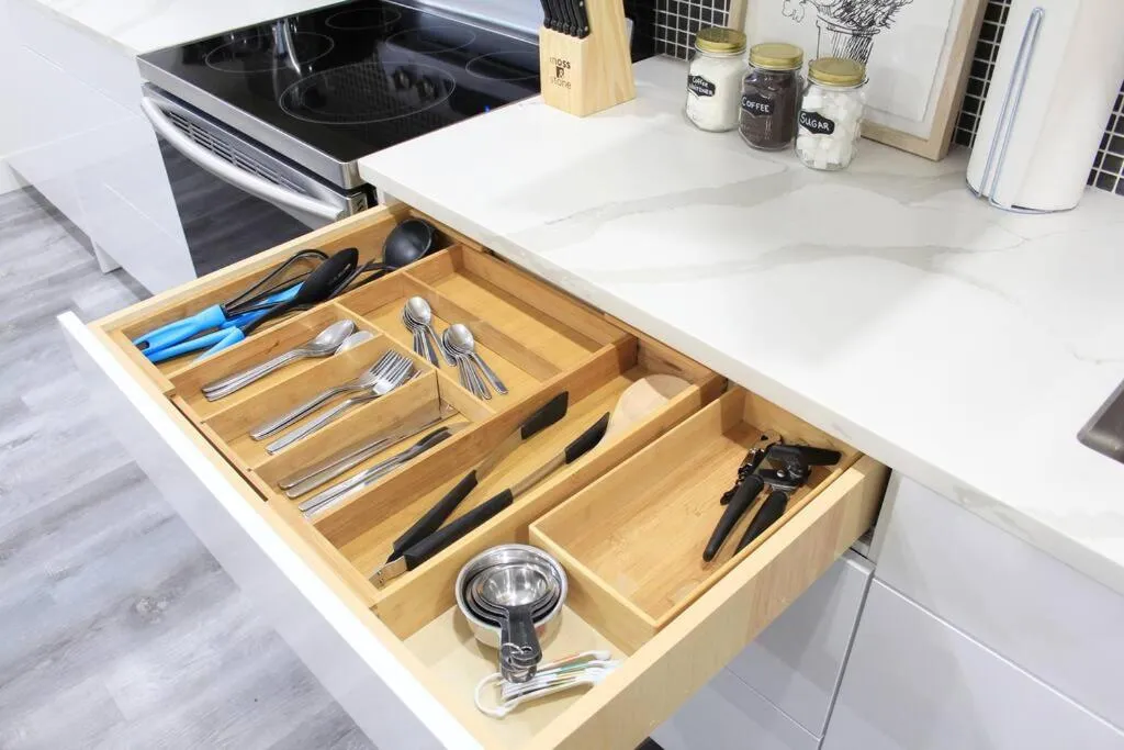 Kitchen or kitchenette in Executive Bsmt Suite, King Bed, 5 min to DT & Whyte Ave, Sleeps 6!