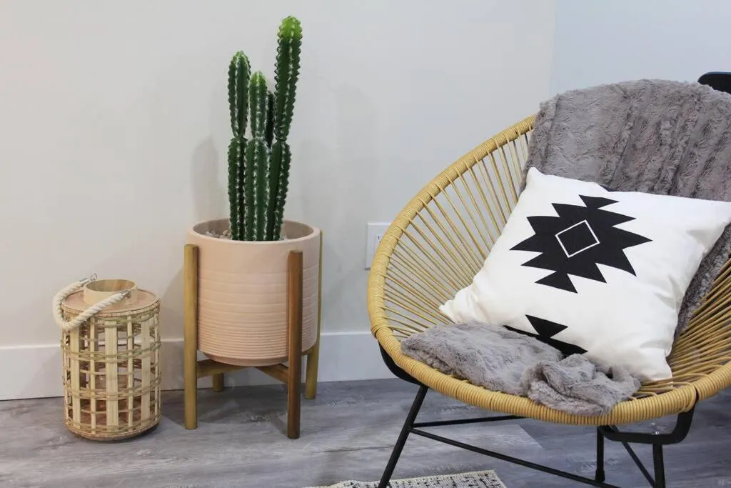 Decorative detail in Executive Bsmt Suite, King Bed, 5 min to DT & Whyte Ave, Sleeps 6!