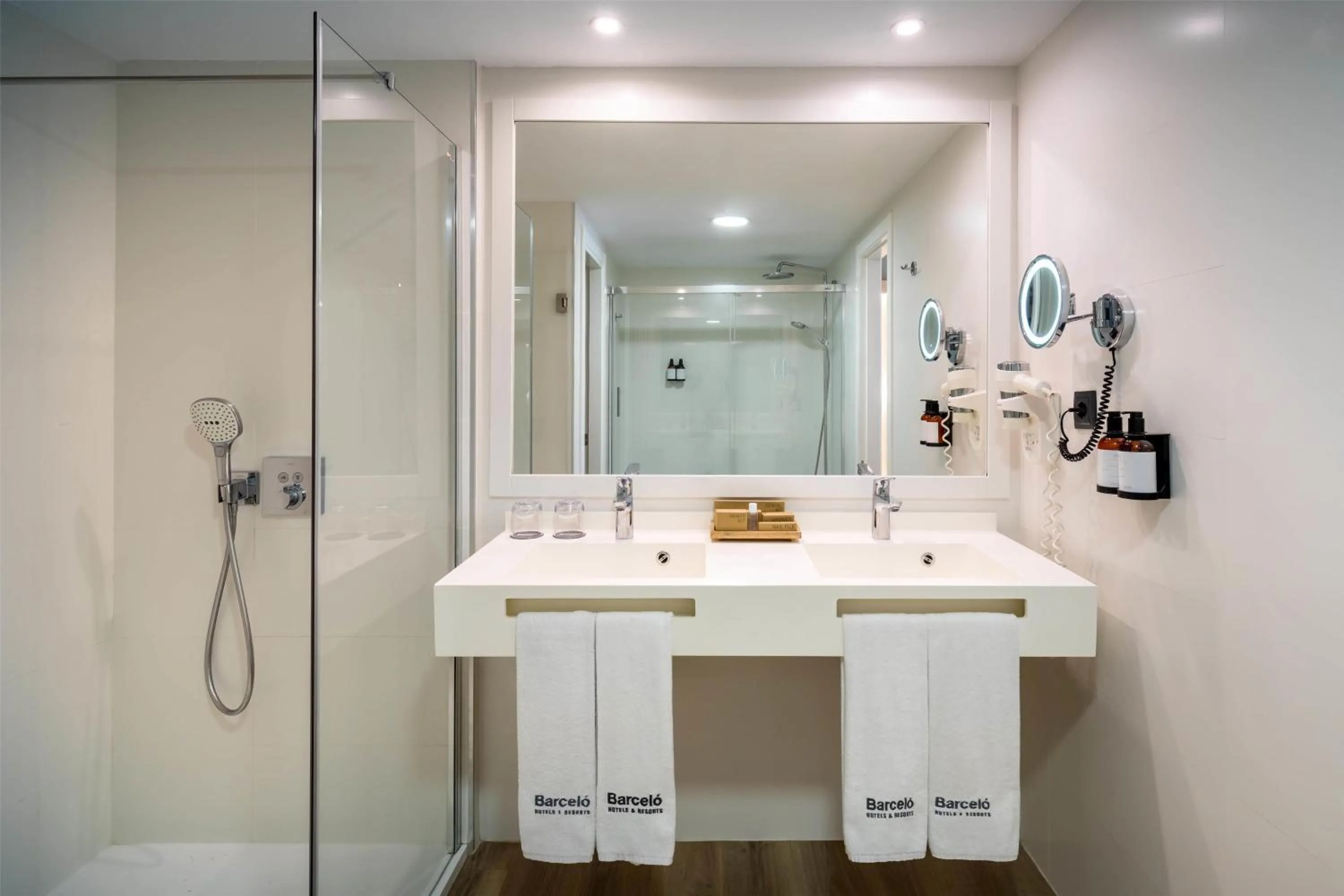 Bathroom in Barceló Isla Canela