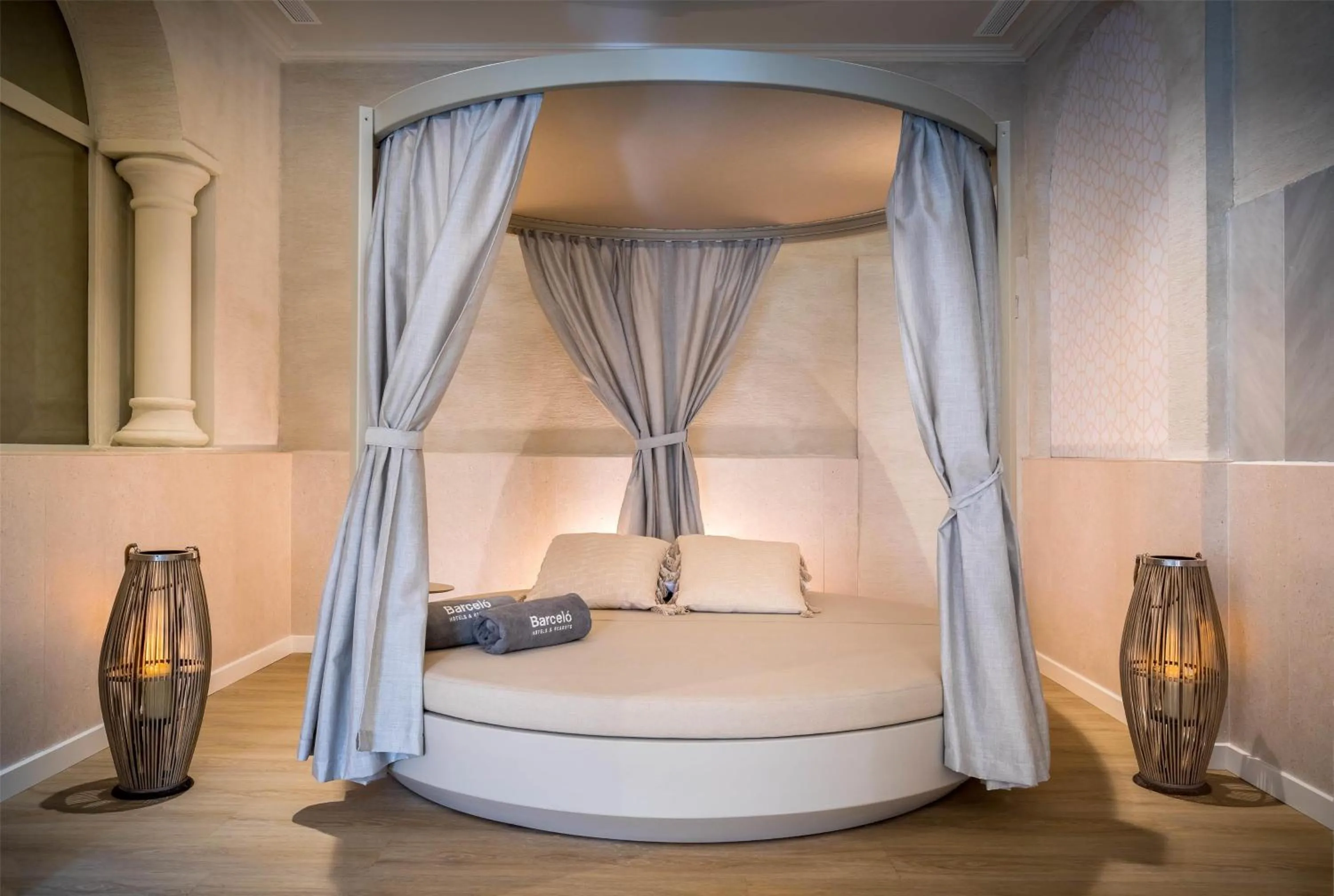 Spa and wellness centre/facilities, Bed in Barceló Isla Canela