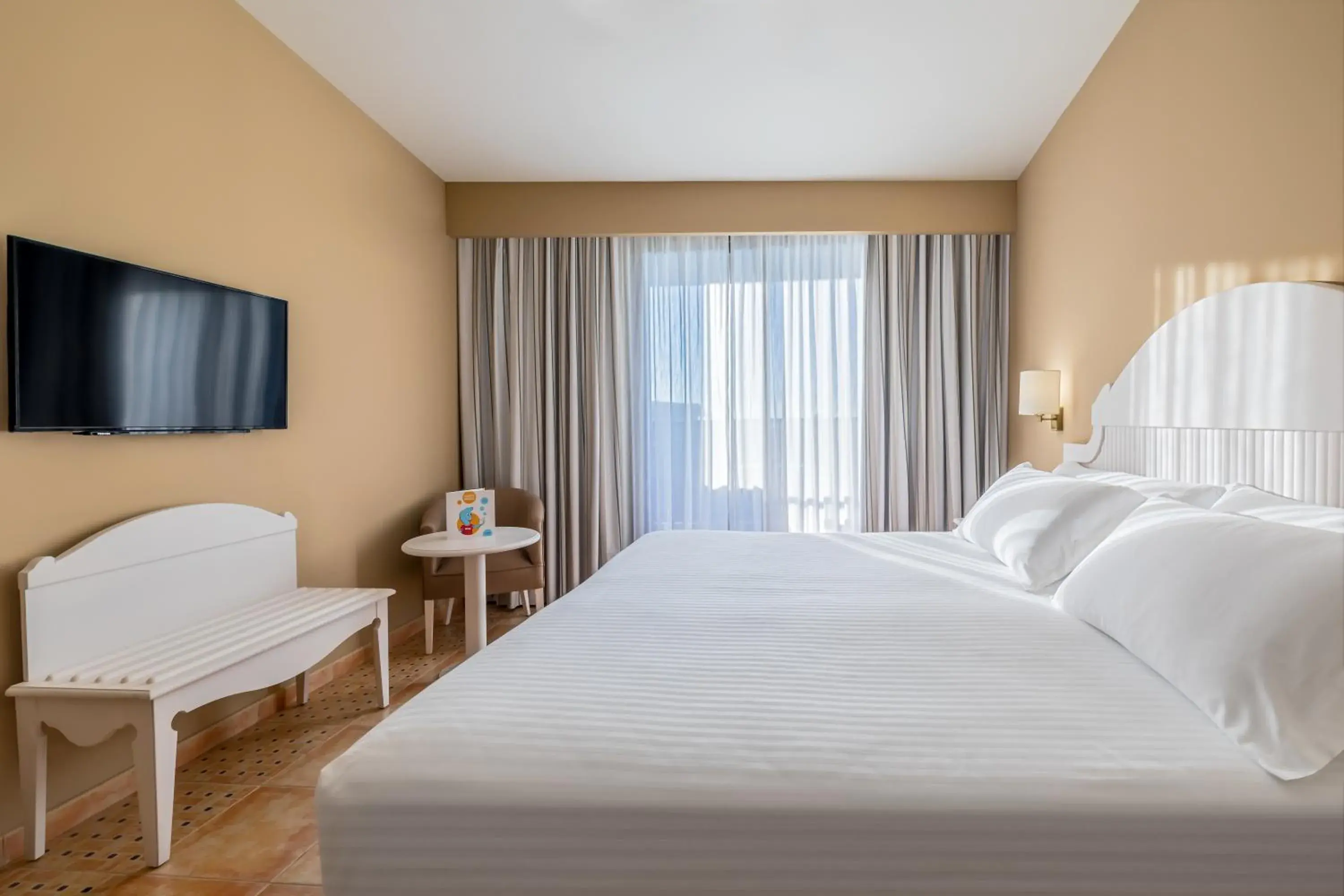 Deluxe One-Bedroom Apartment with Sea View (2 Adults + 1 Child) in Occidental Isla Cristina Deluxe One-Bedroom Apartment with Sea View (2 Adults + 1 Child) in Occidental Isla Cristina