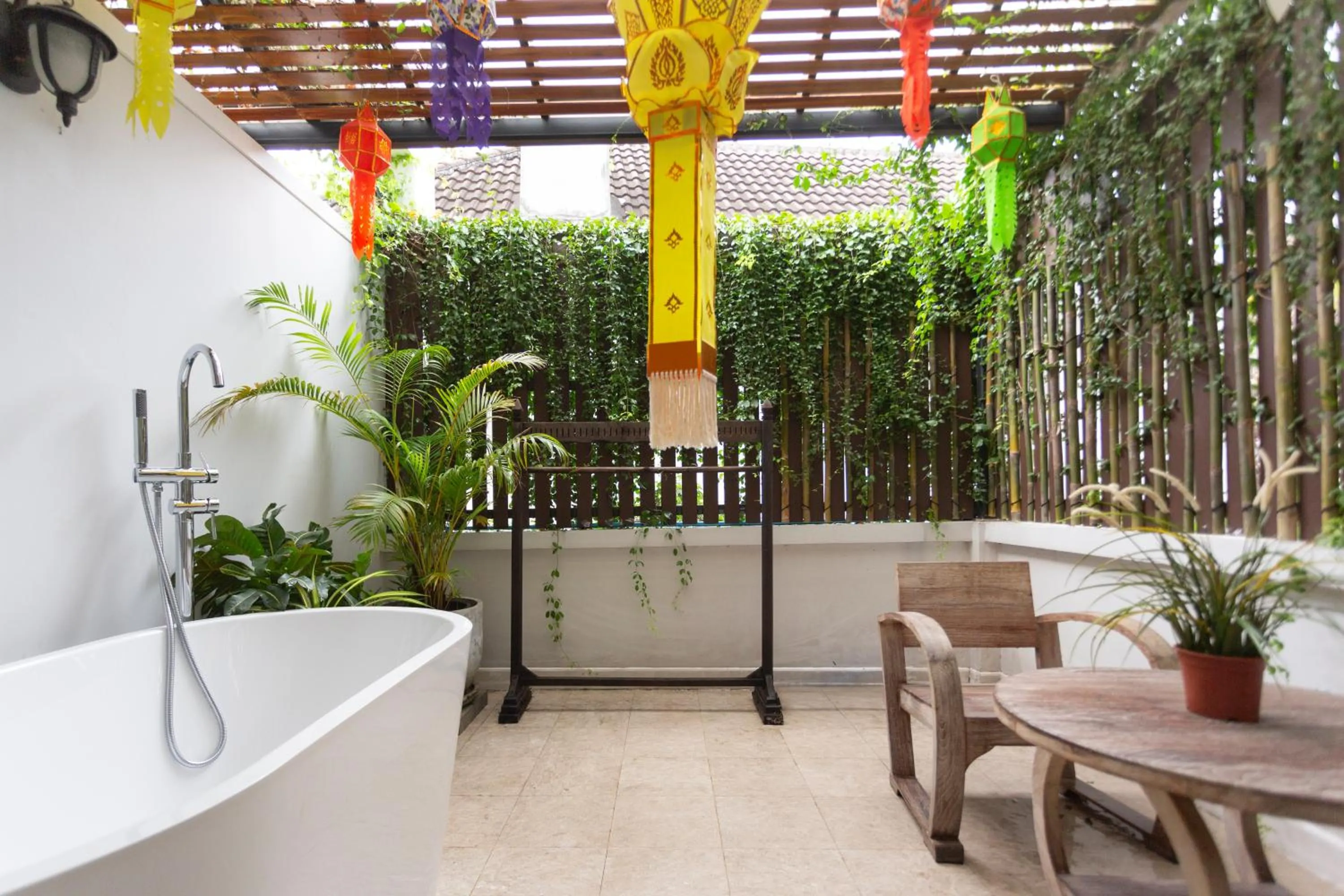 Open Air Bath in Pran At Kumuang Boutique House