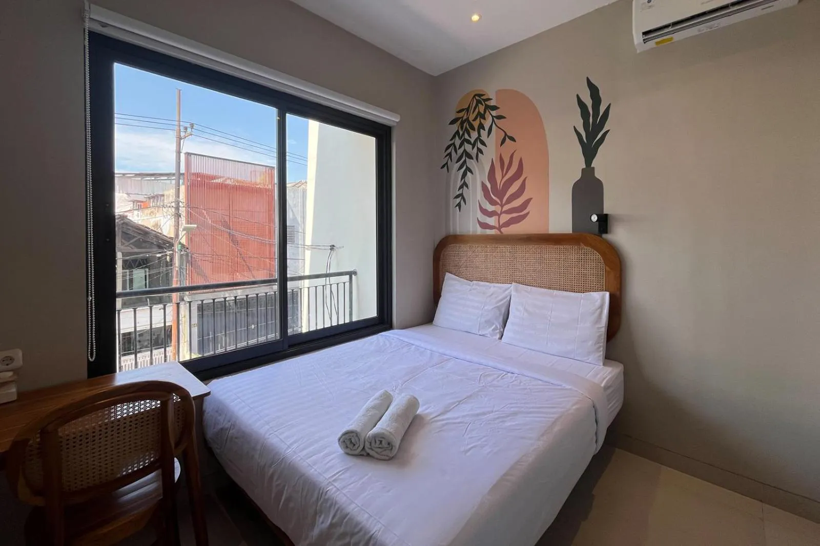 Bed in Mono Coliving Kertajaya Syariah, SBY