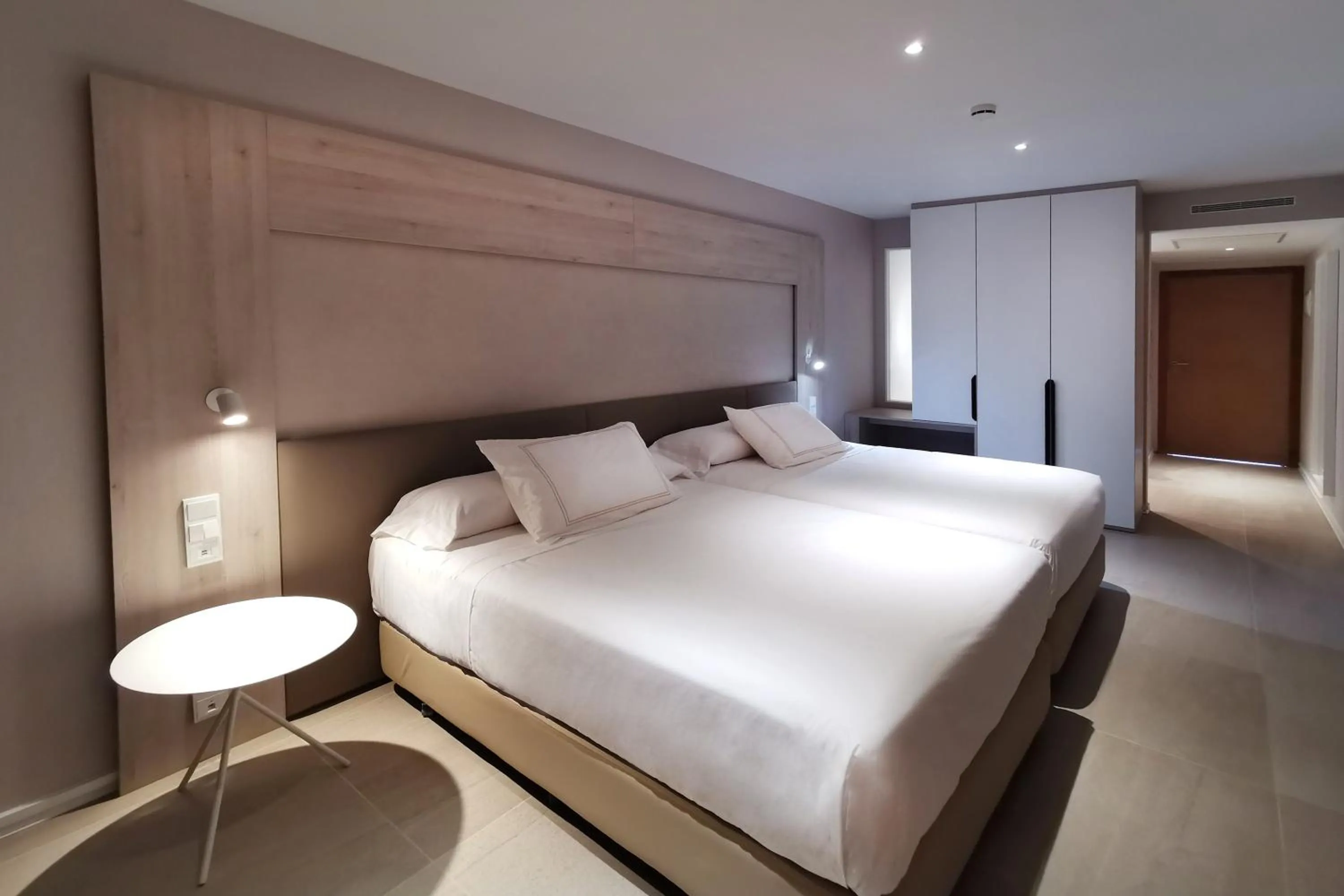 Bed in Hotel & Spa Castillo de Peñíscola 4* Sup