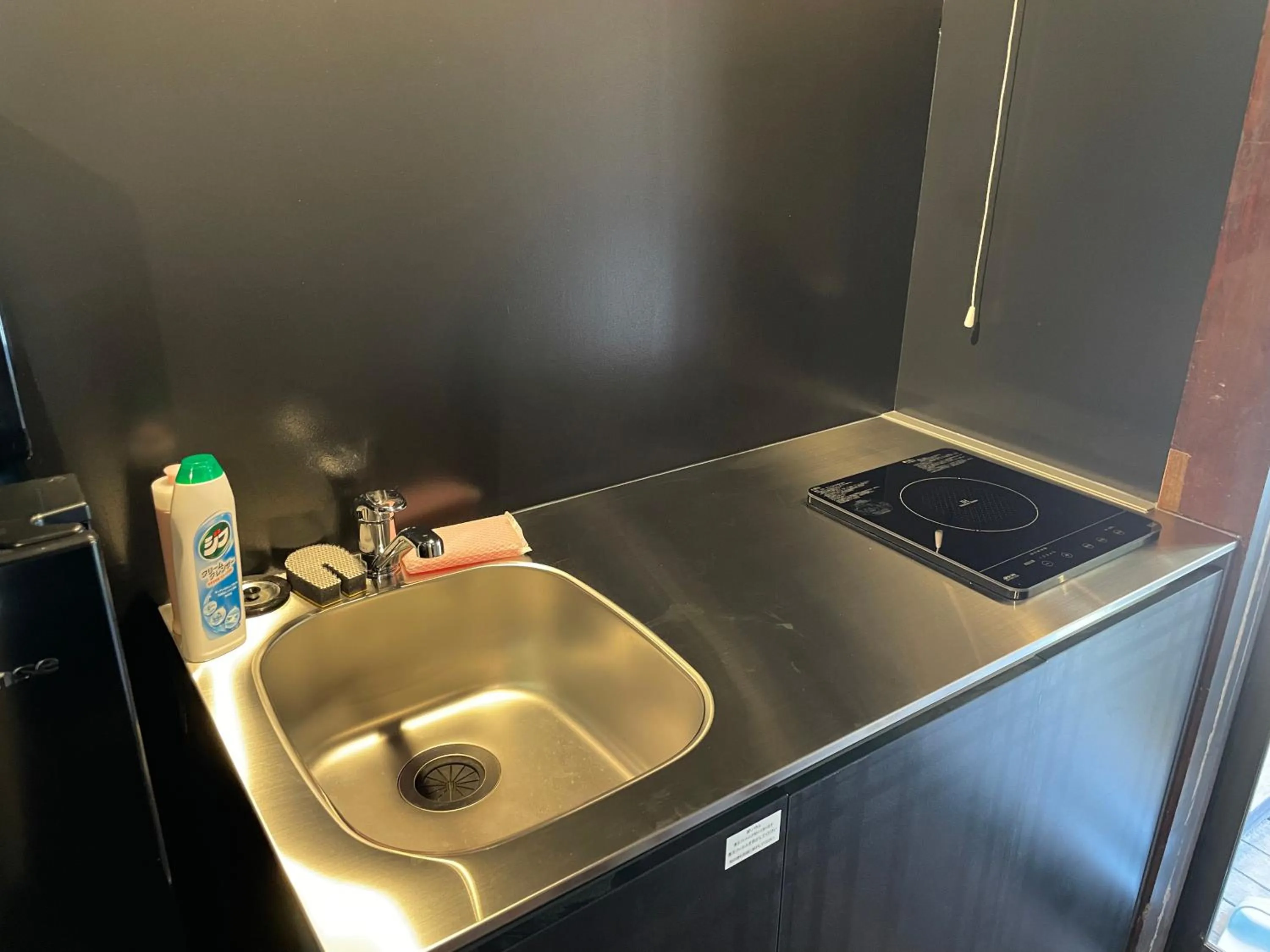 Communal kitchen in 赭Soho Yunotsu Old Village Inn & Bar