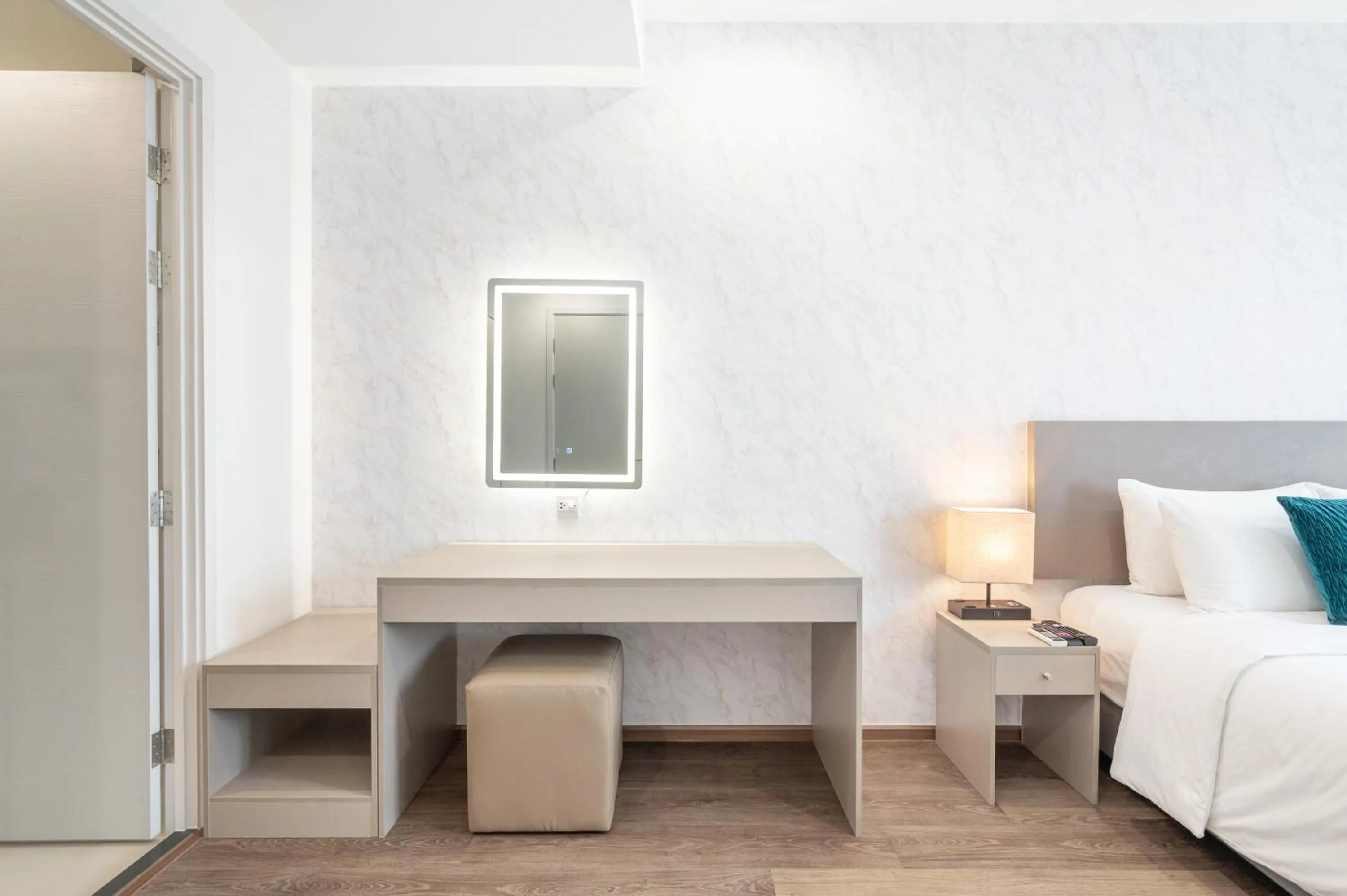 Bedroom, Bed in The Rich Residence Sukhumvit Nana