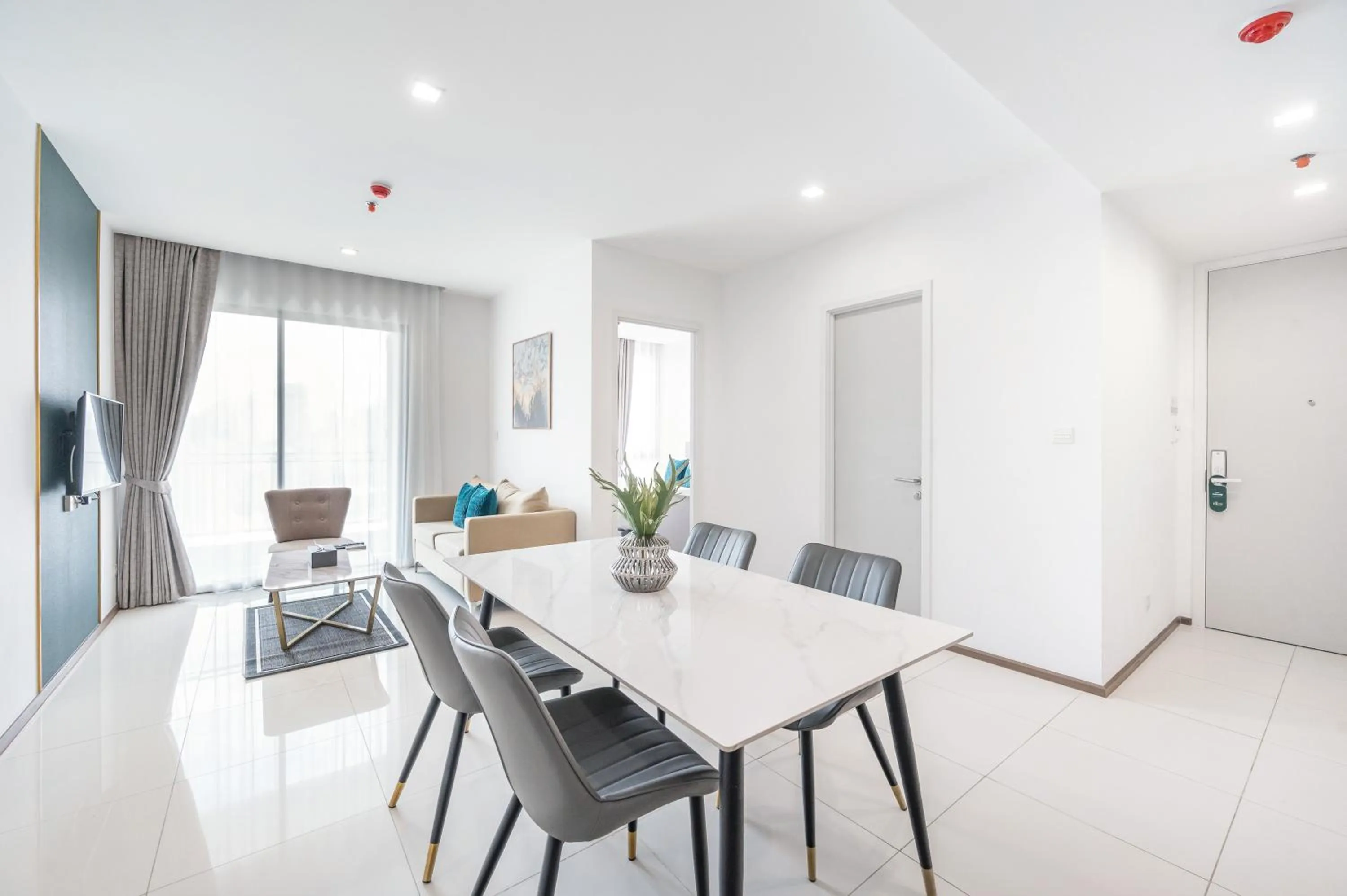 Dining area in The Rich Residence Sukhumvit Nana