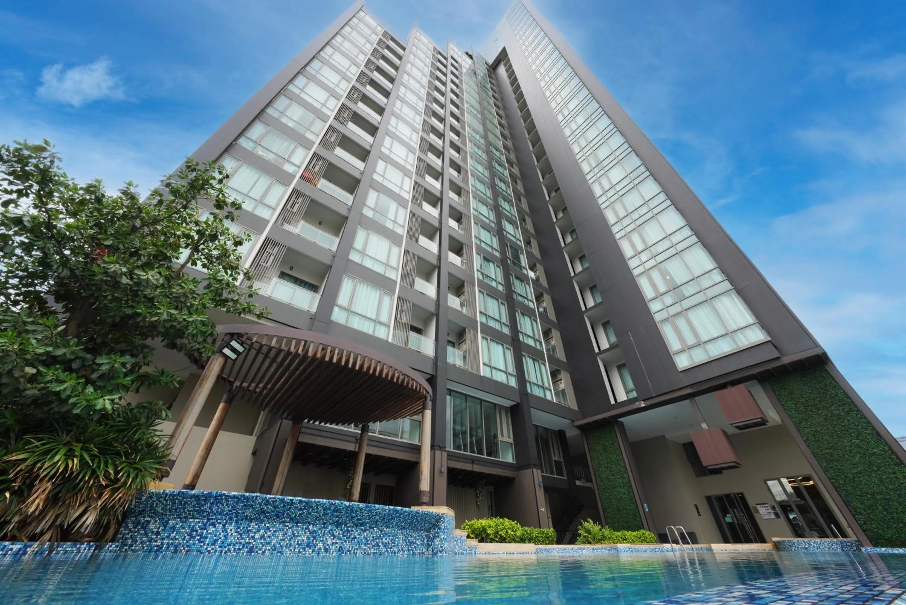 Property building in The Rich Residence Sukhumvit Nana
