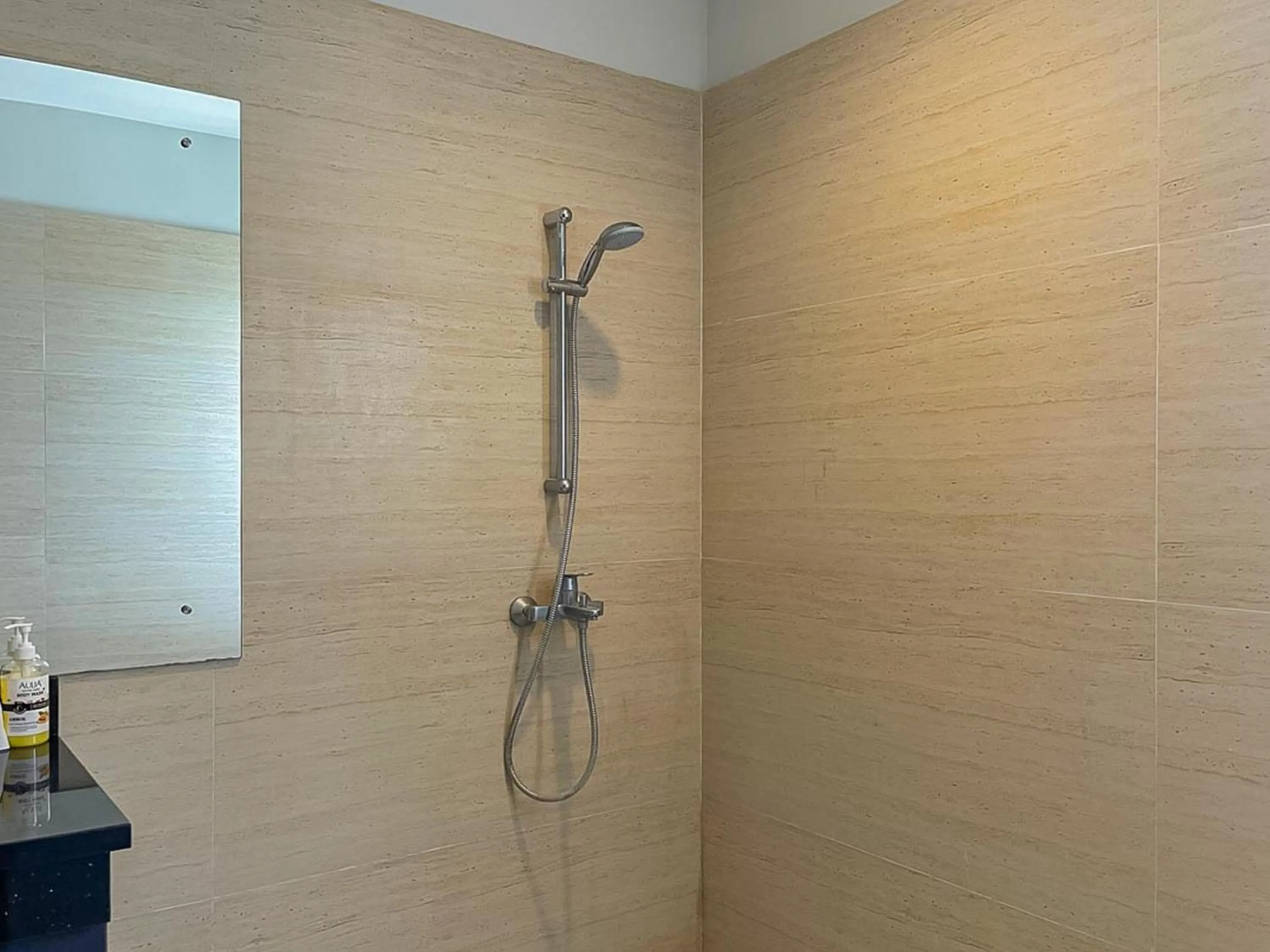 Shower in Merbau Luxurious Villa Senggigi by The Lavana - 5 Bedroom Villa