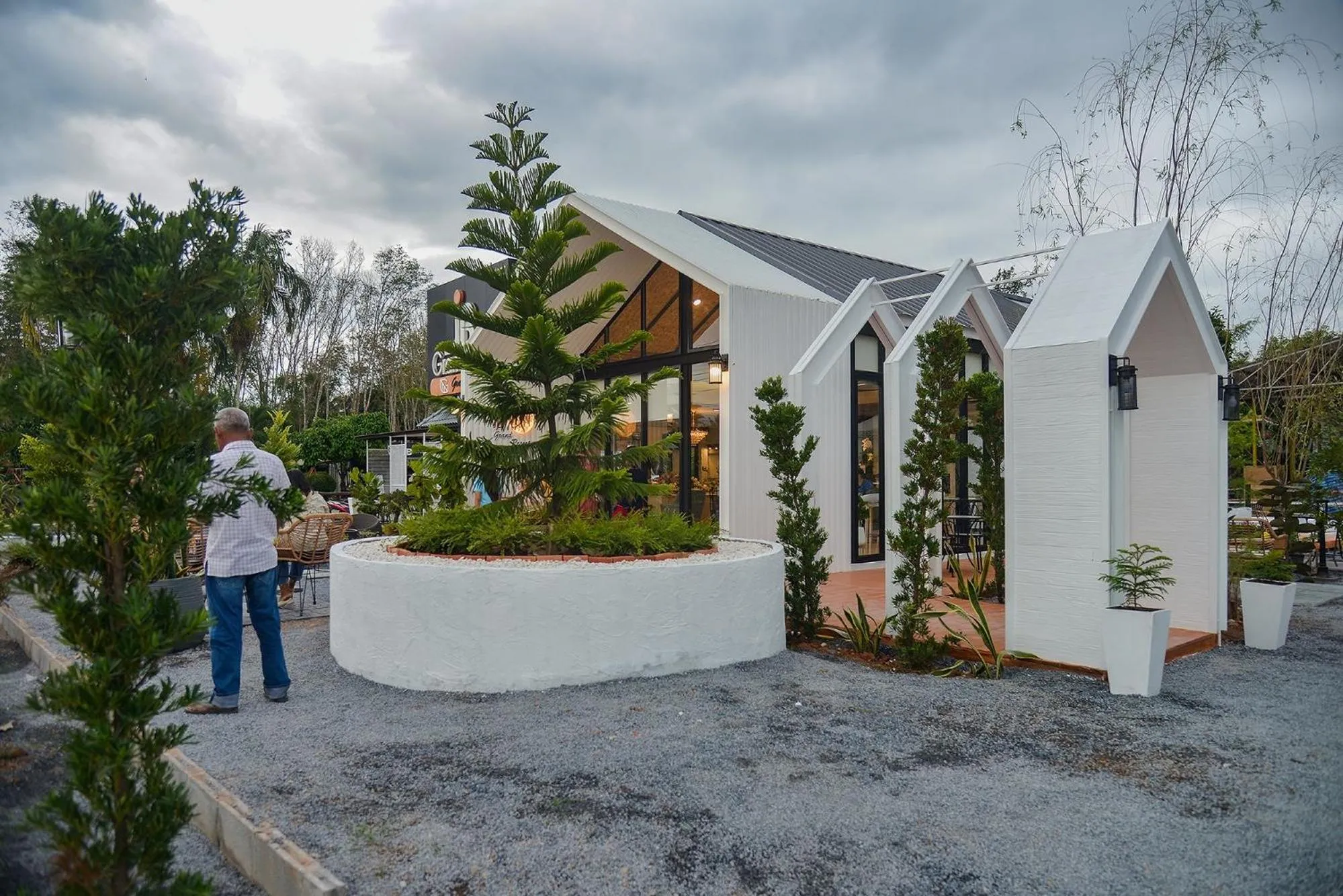 Restaurant/places to eat in JB Grand Resort