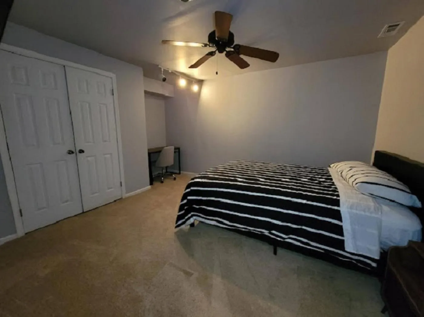Bedroom, Bed in Hetten Manor