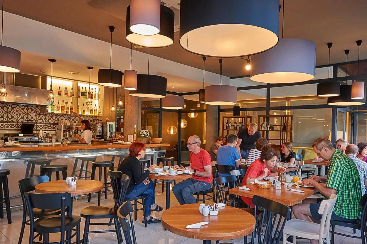 Lounge or bar in Hotel Benahoare