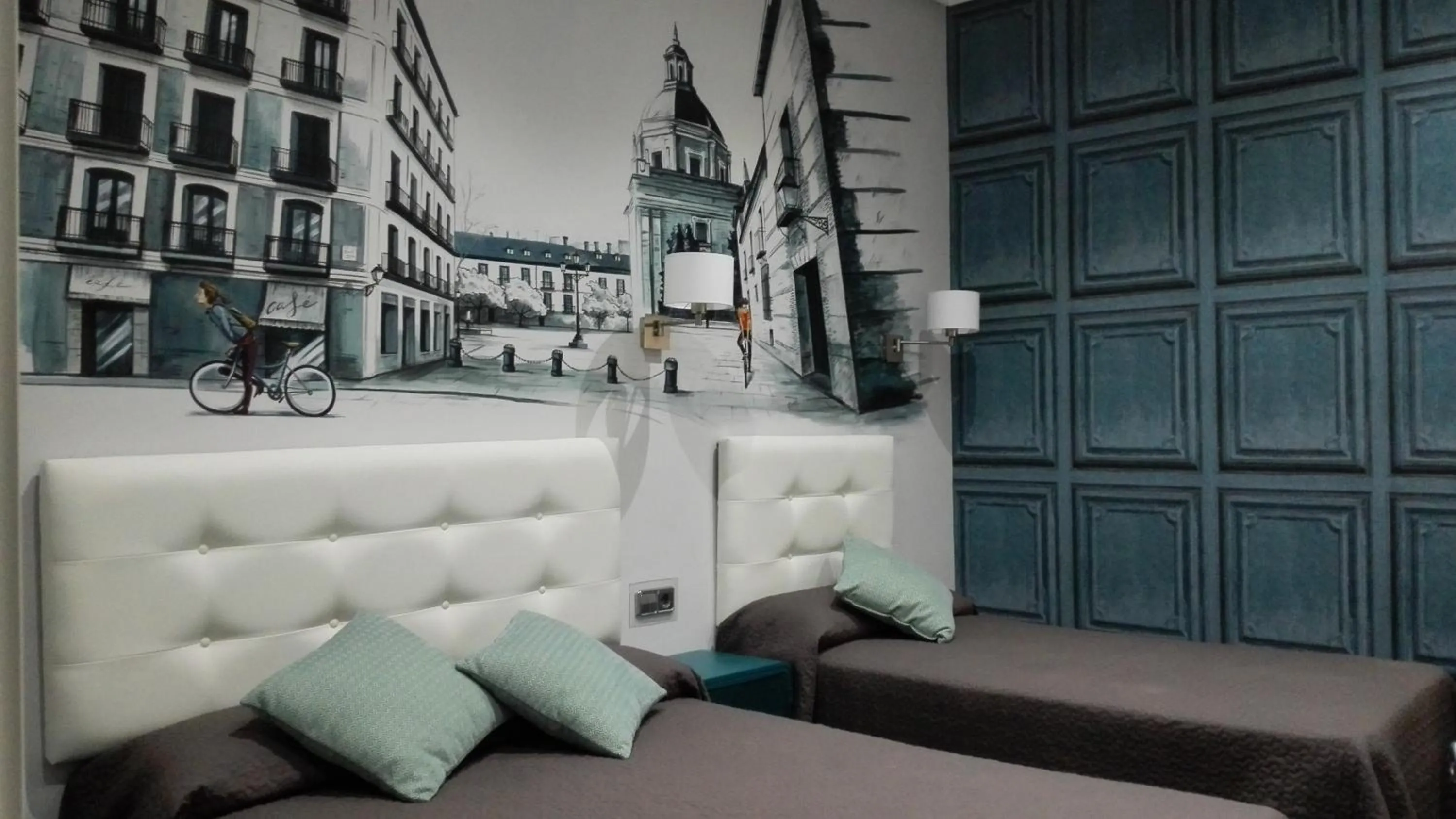 Decorative detail in Hostal Lauria