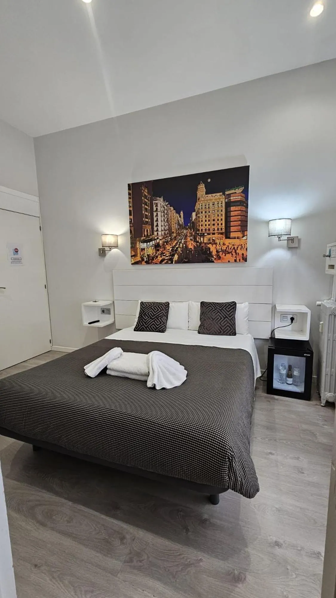 Bed in Hostal Lauria