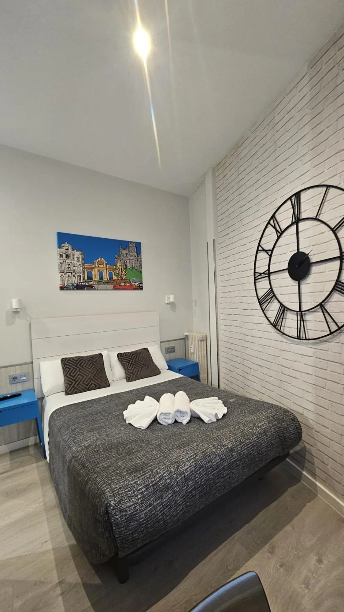 Bed in Hostal Lauria