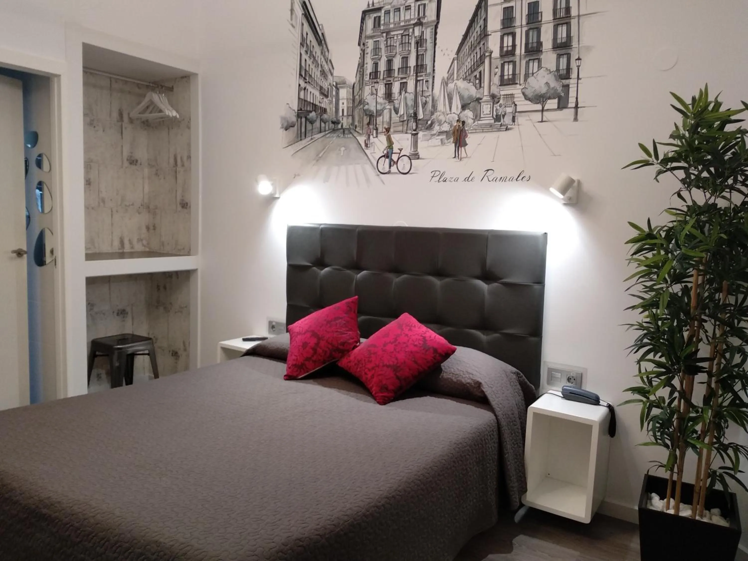 Bed in Hostal Lauria