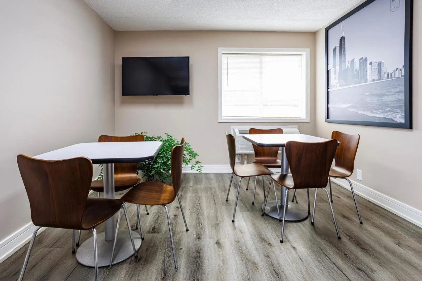 Lobby or reception in Super 8 by Wyndham Rockford South