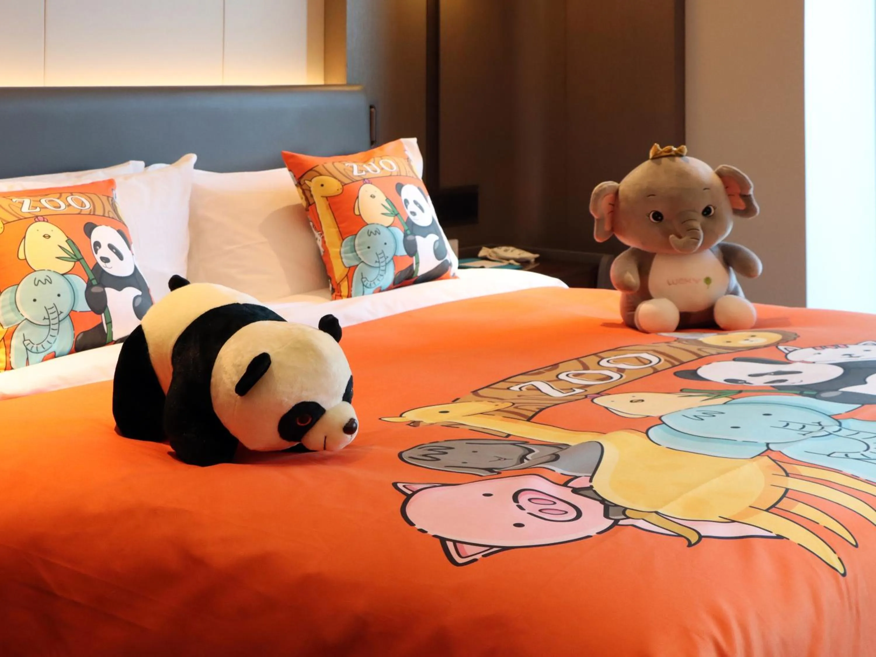 Bed in Wyndham Grand Zaozhuang