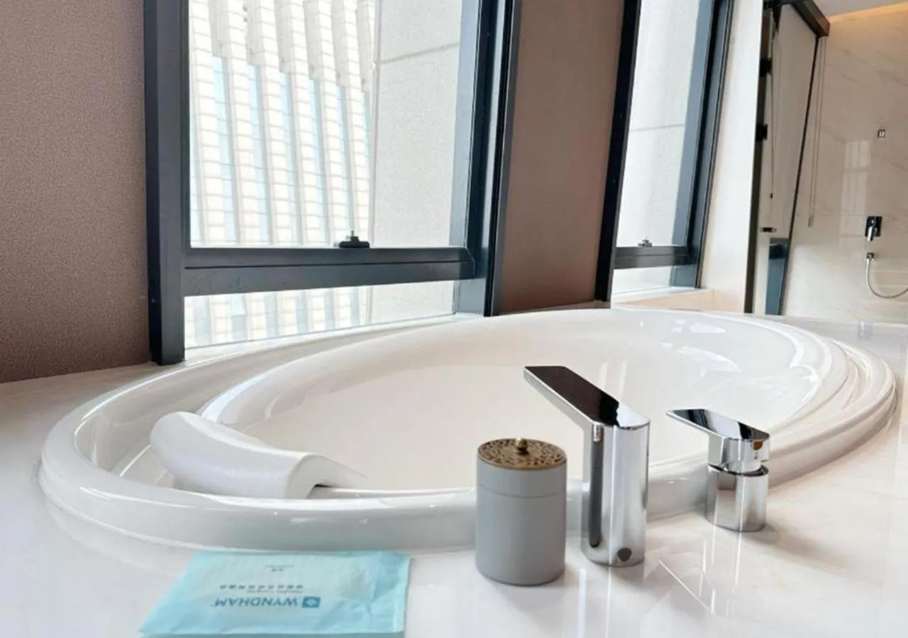 Bath in Wyndham Handan Congtai