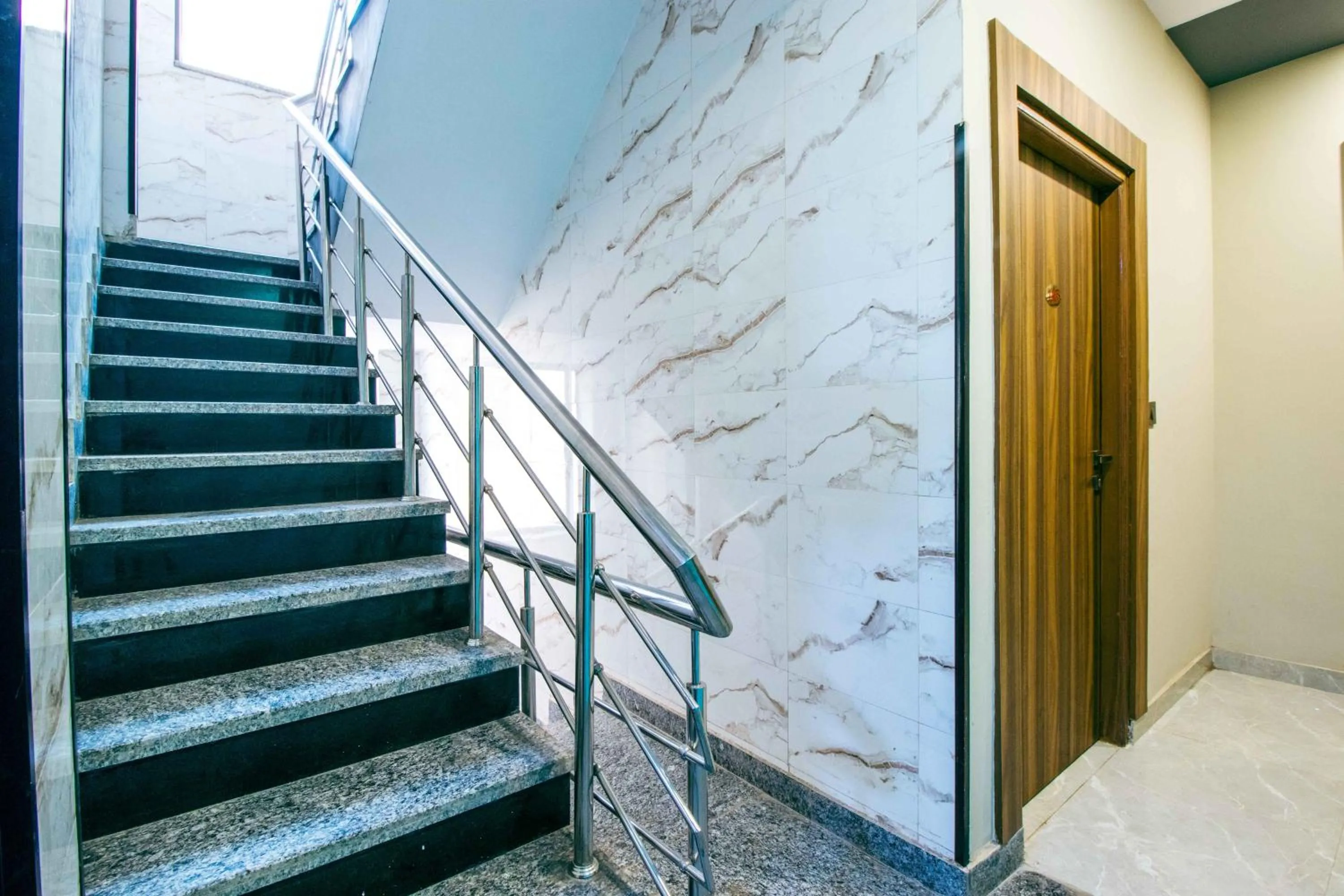 Lobby or reception in Treebo Elite Corporate, Sector 62