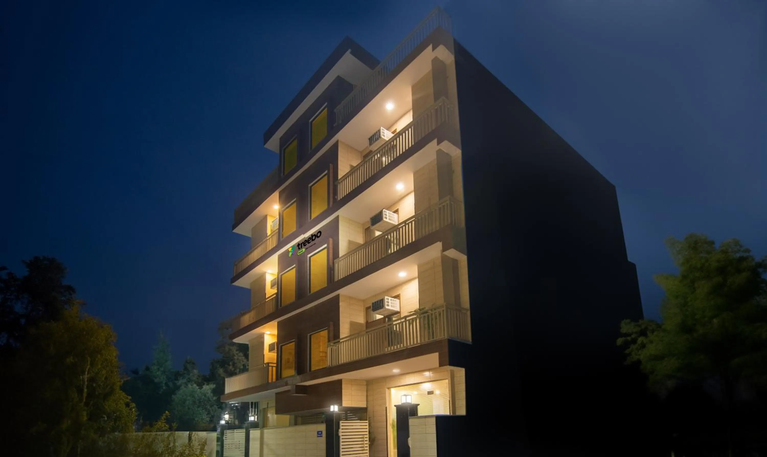 Facade/entrance in Treebo Elite Corporate, Sector 62