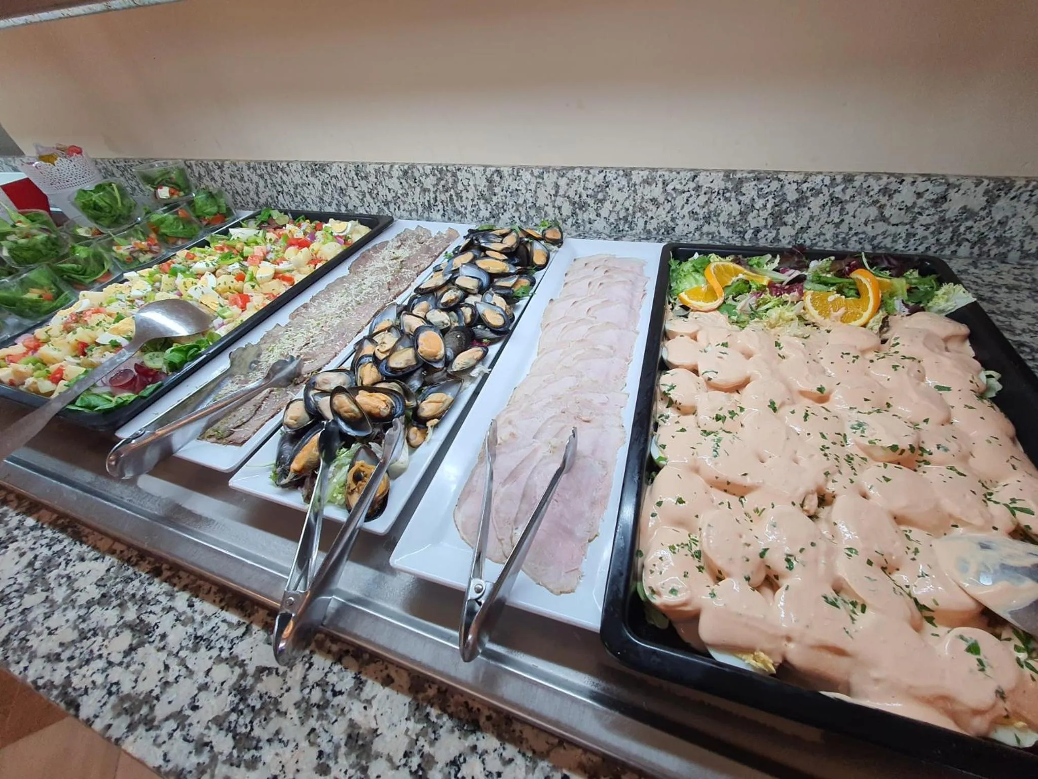 Restaurant/places to eat in La Barracuda