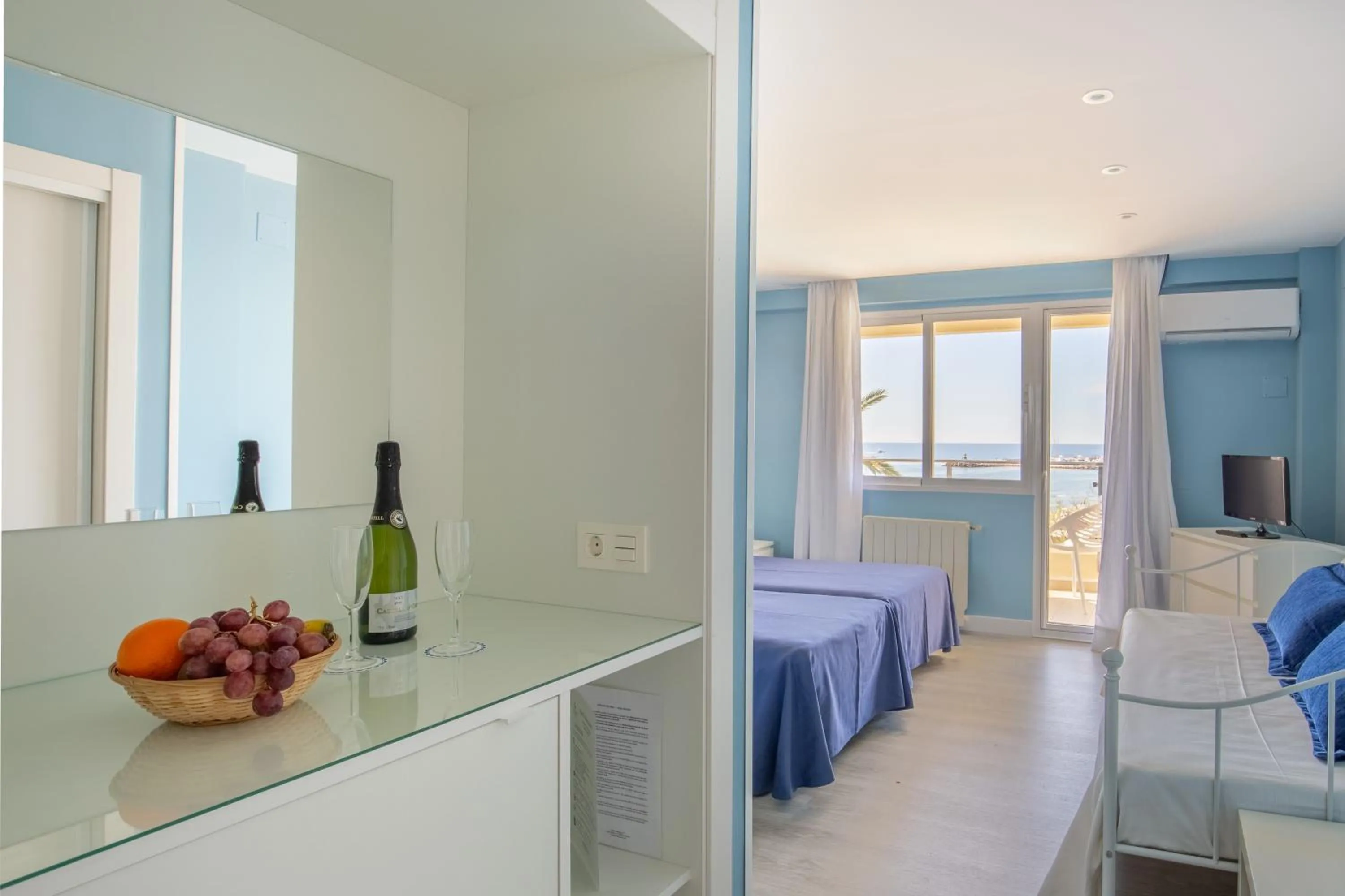 Bedroom, Bed in La Barracuda