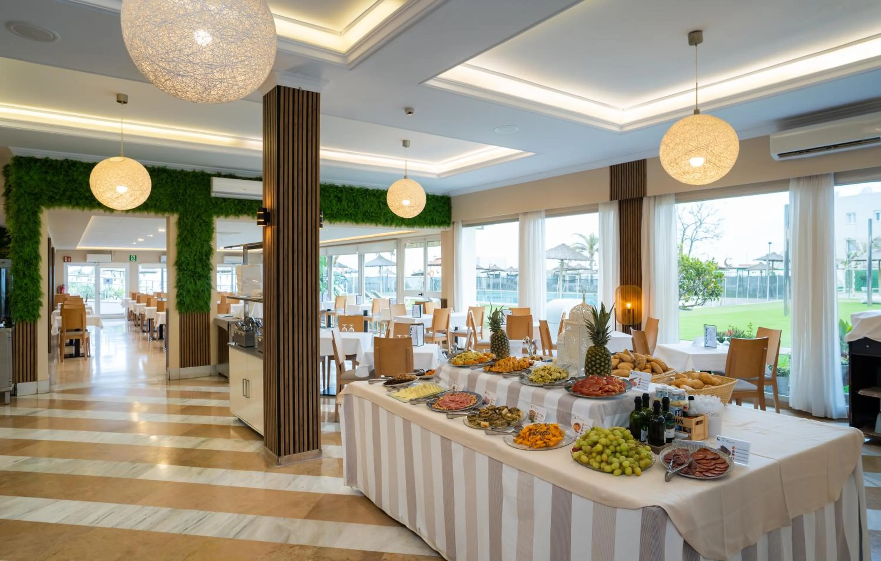 Restaurant/places to eat in La Barracuda