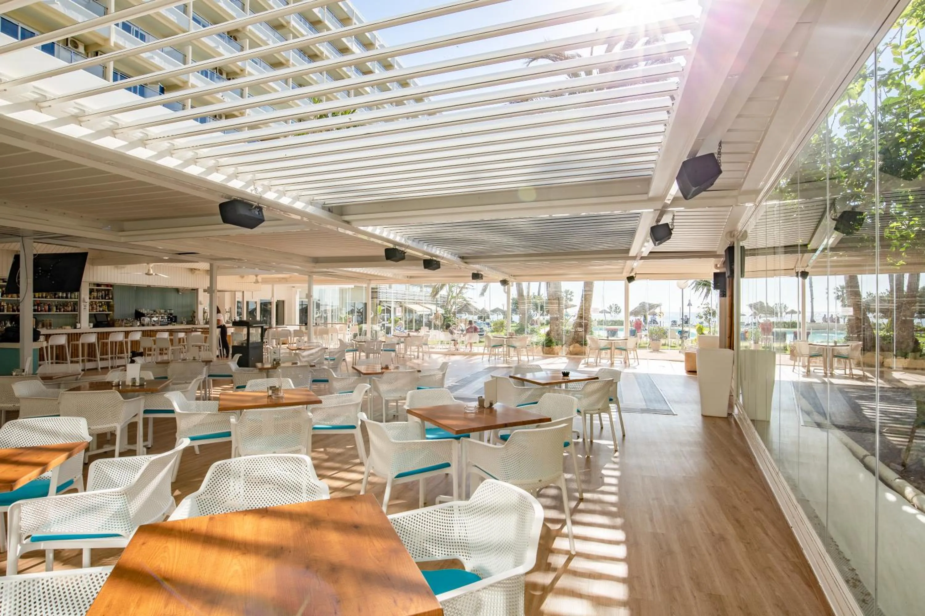 Restaurant/places to eat in La Barracuda