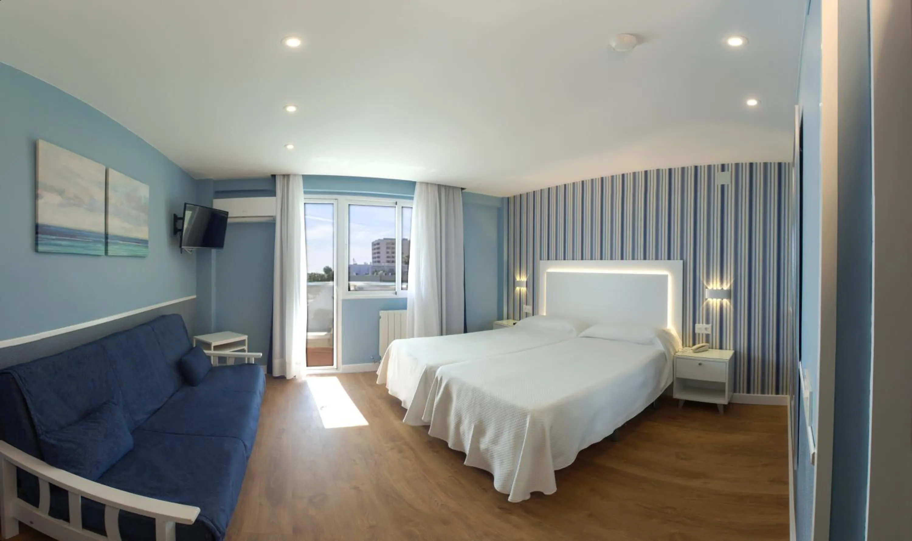 Photo of the whole room, Bed in La Barracuda