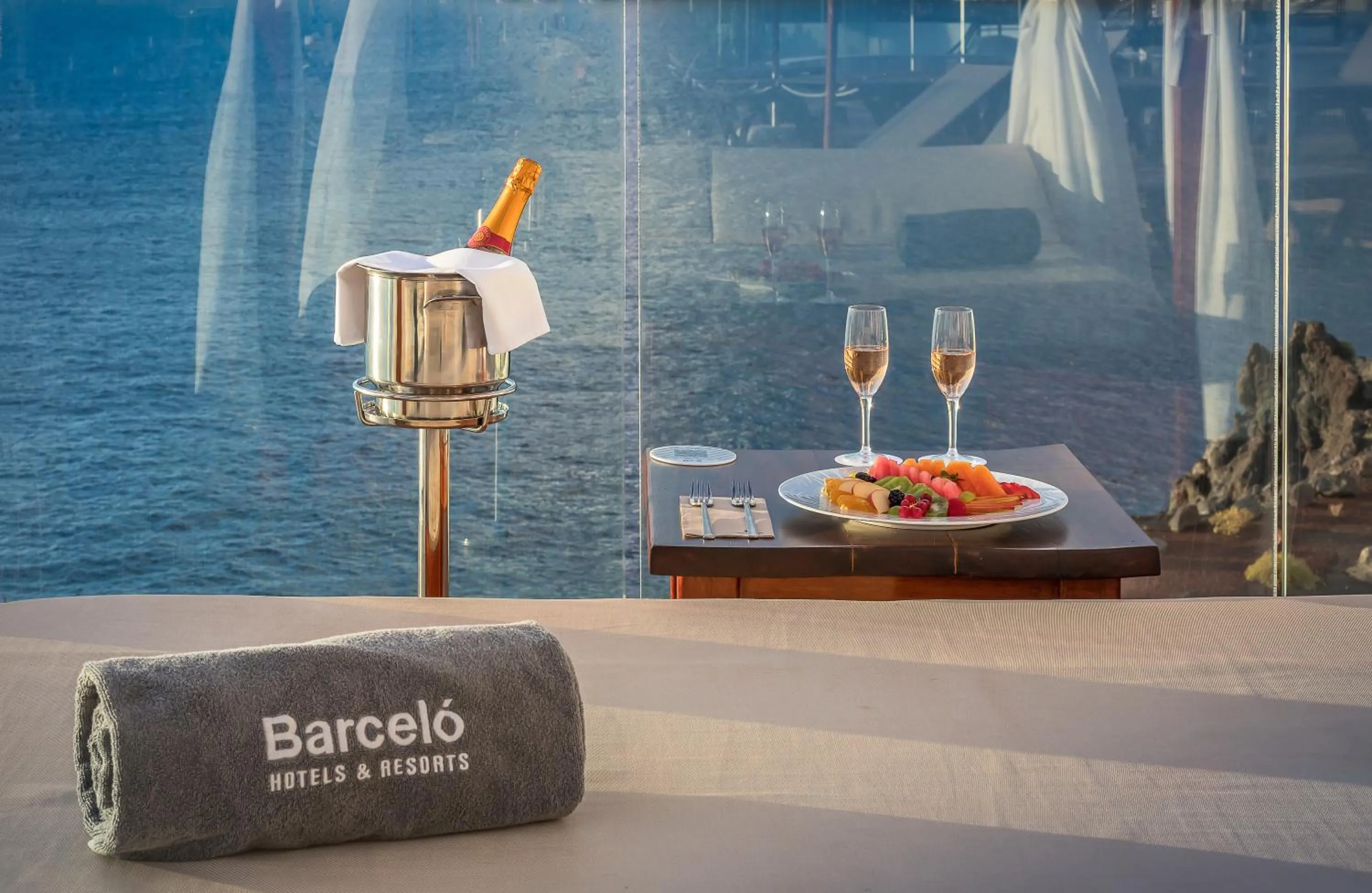 Swimming pool in Barceló Santiago - Adults Only