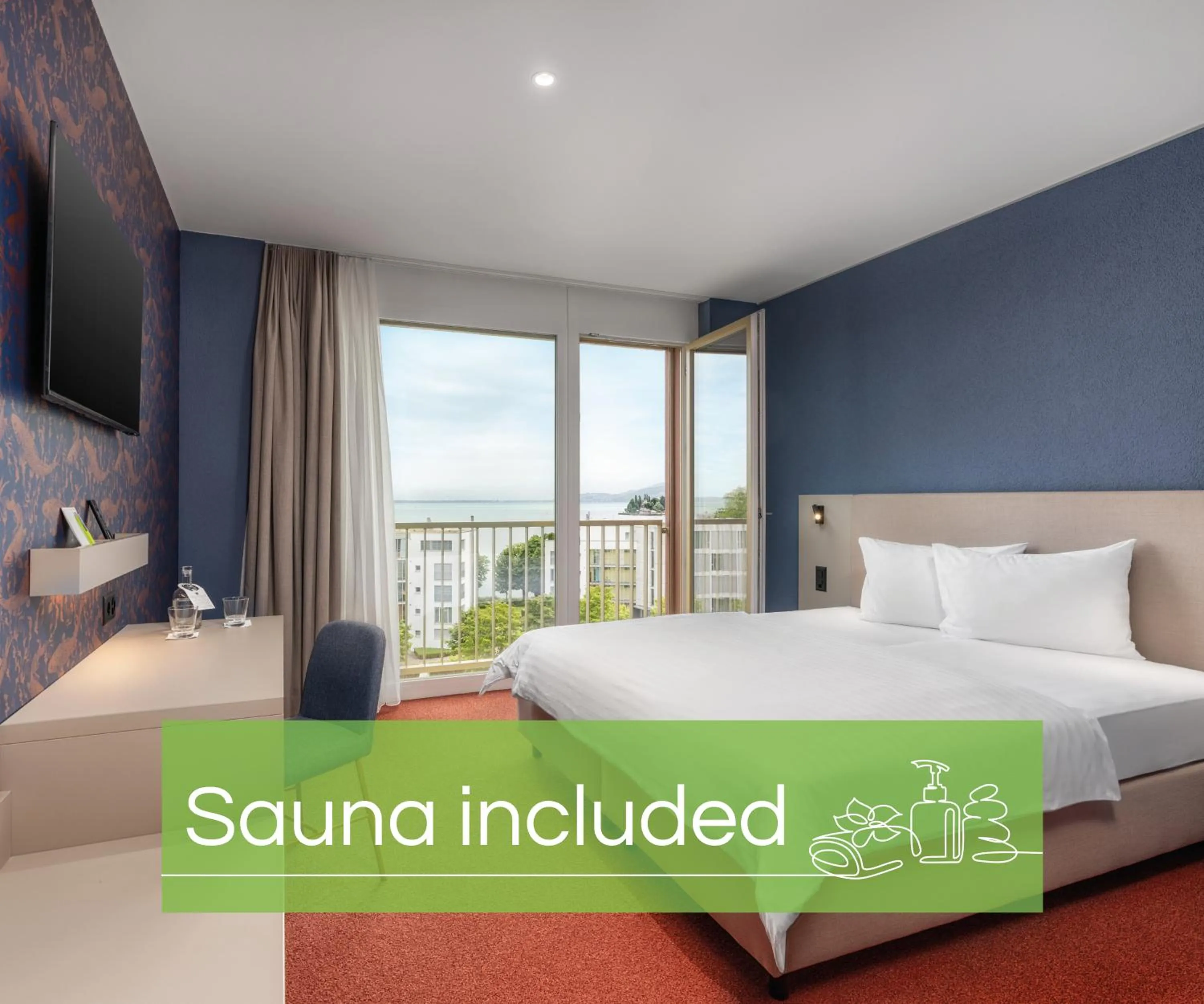 Text overlay, Bed in b-smart hotel Arbon