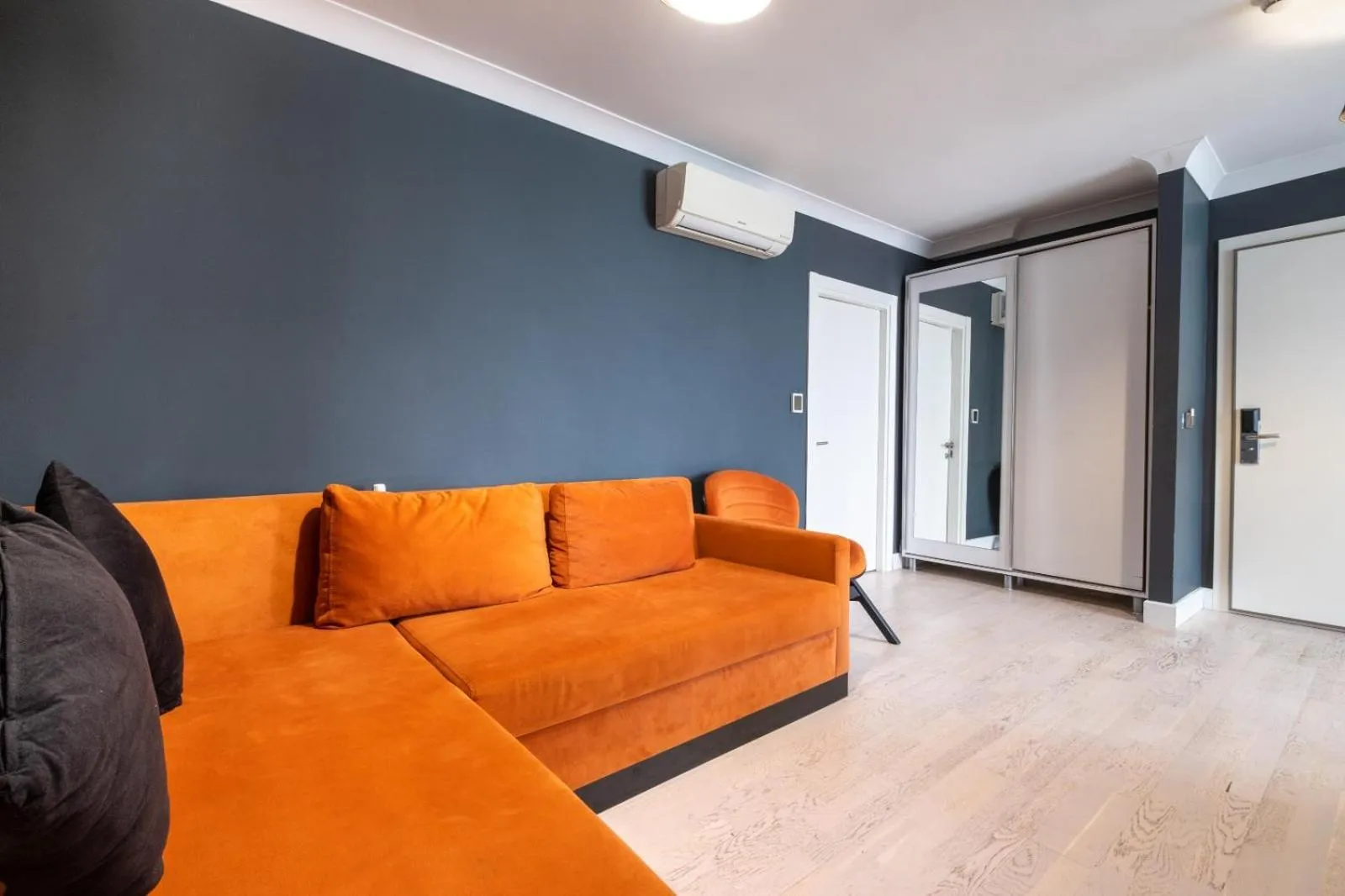 Living room in 216 Bosphorus