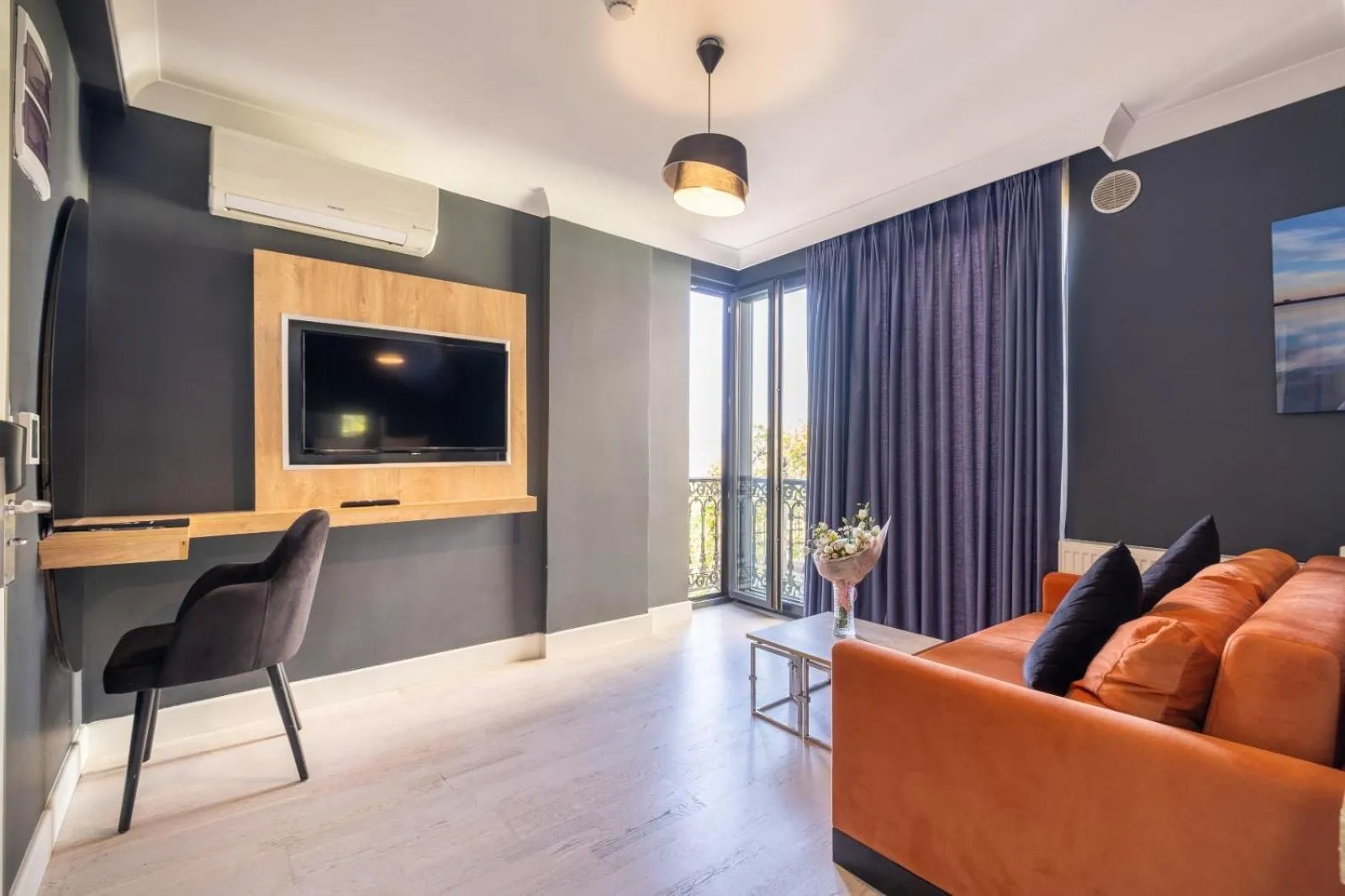 Seating area in 216 Bosphorus