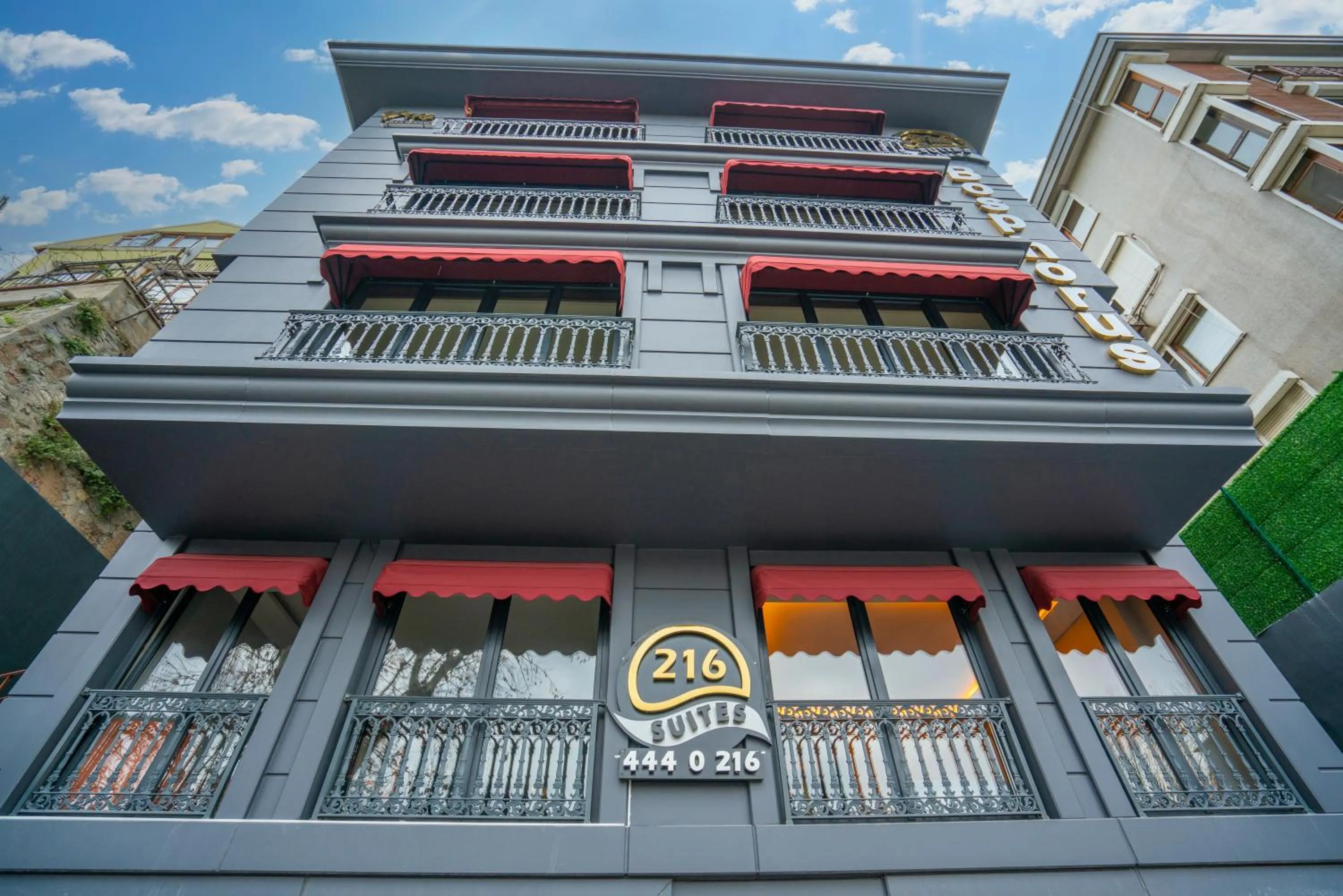 Property building in 216 Bosphorus